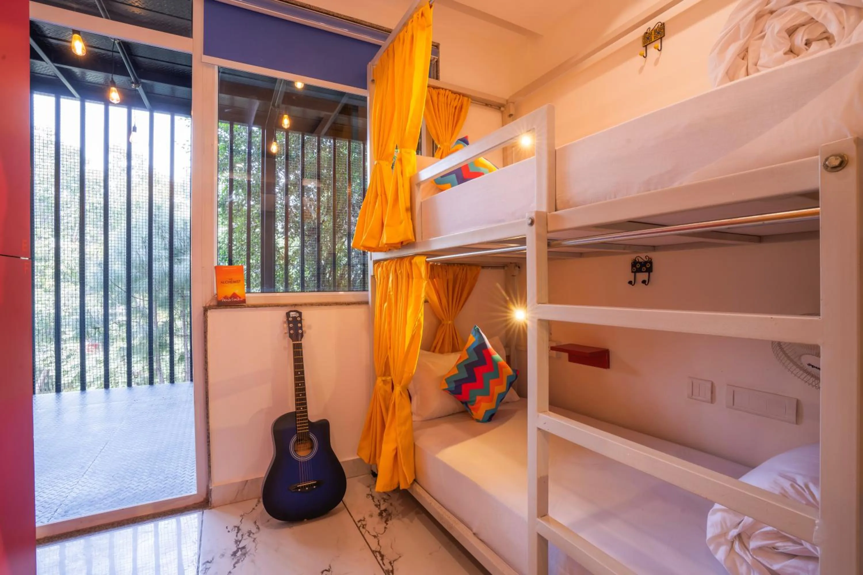 Bed in goSTOPS PLUS Gurugram, Baani Square