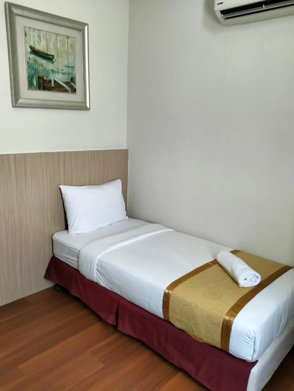 Bedroom, Bed in Sunflower World Hotel