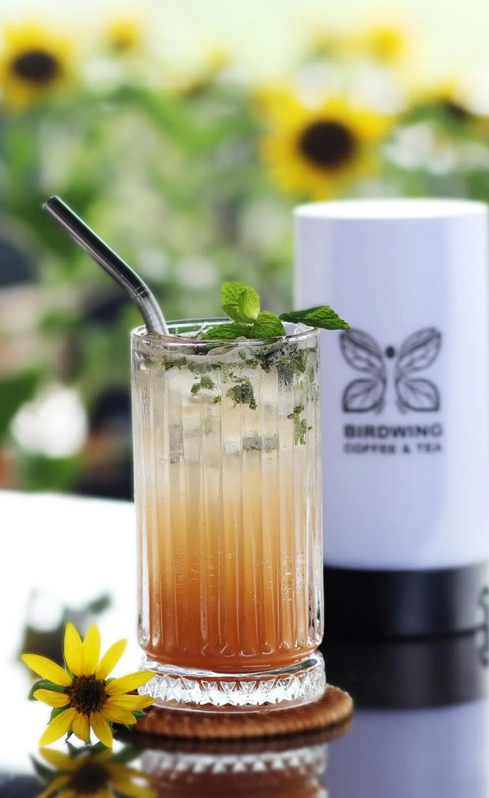 Restaurant/places to eat in Sunflower World Hotel