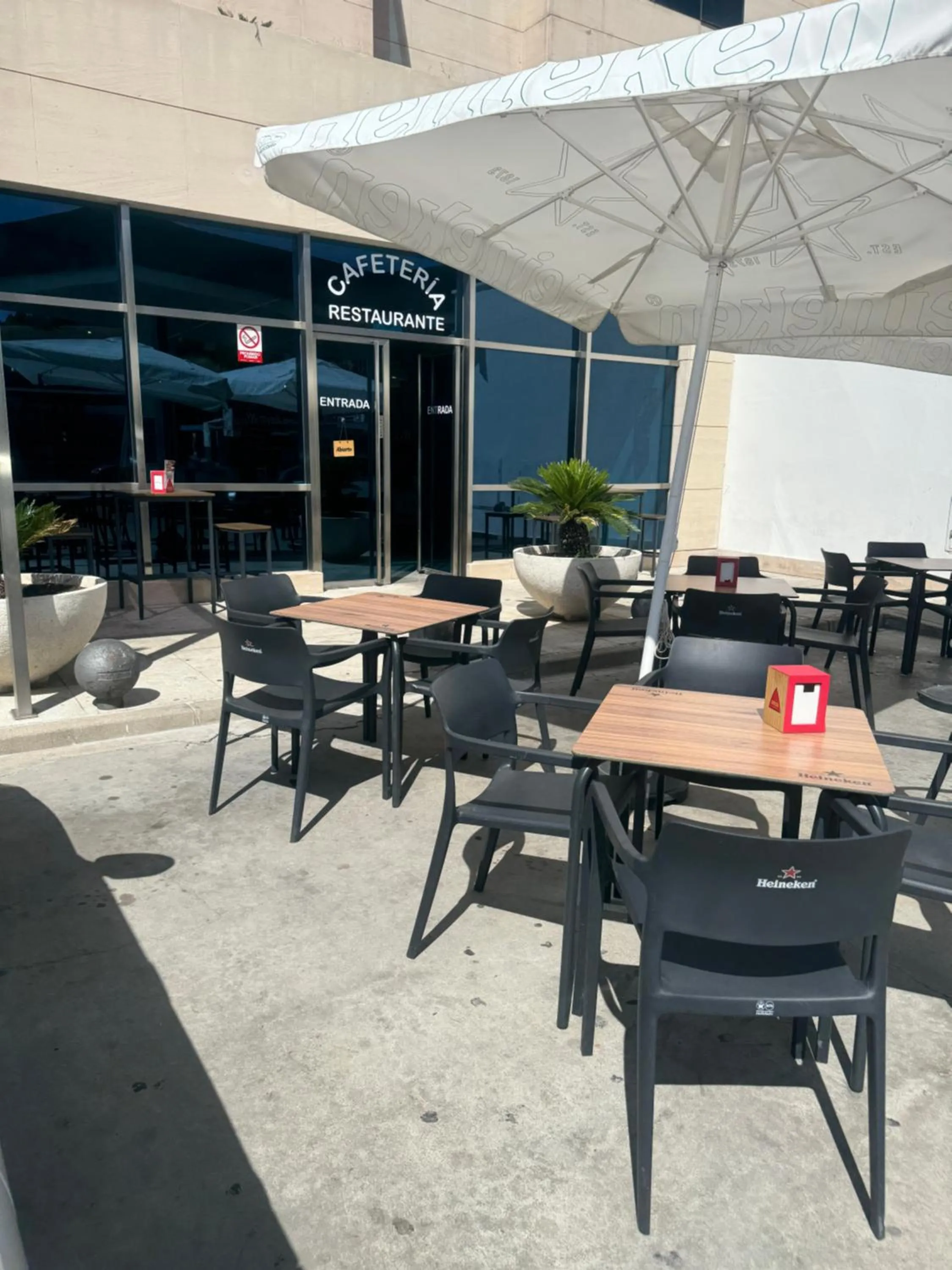 Restaurant/places to eat in LA CANTUEÑA