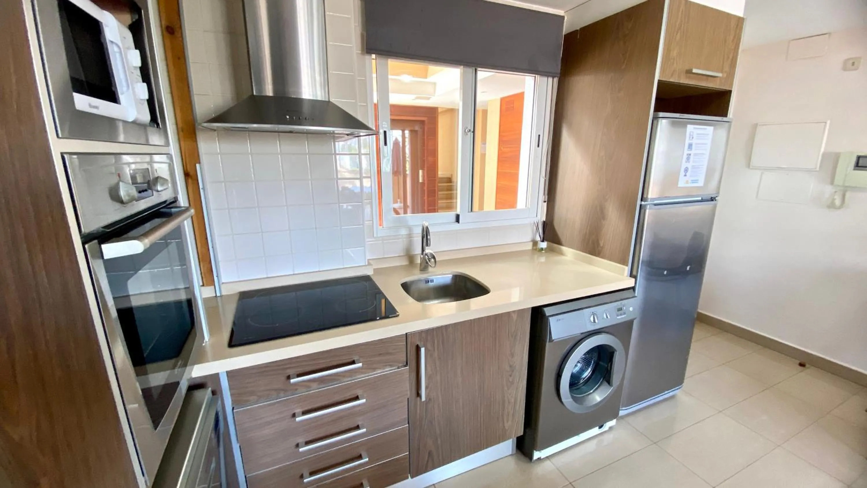 kitchen in Apartamentos Carlton VyB