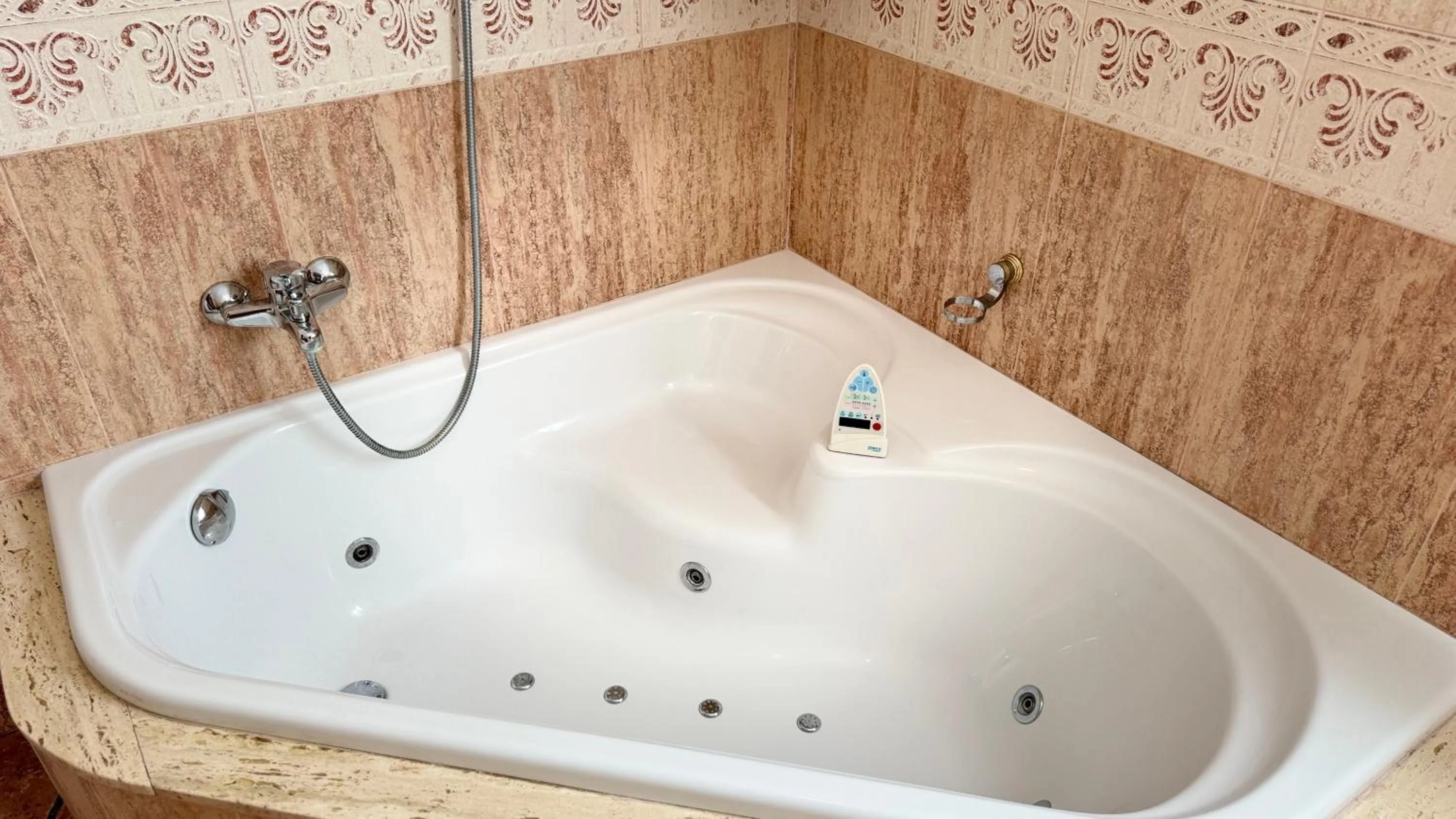 Hot Tub in Apartamentos Carlton VyB