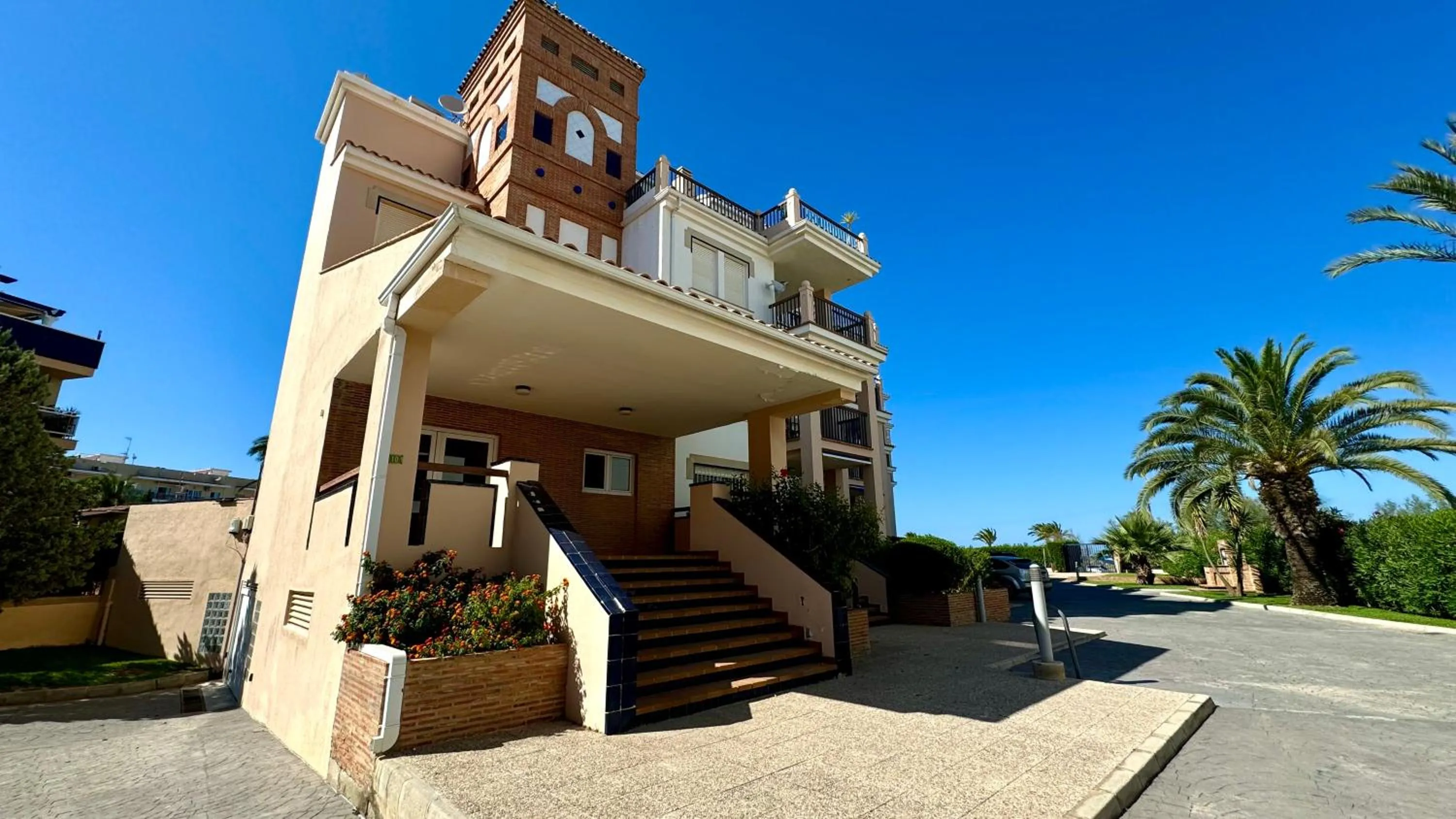 Property building in Apartamentos Carlton VyB