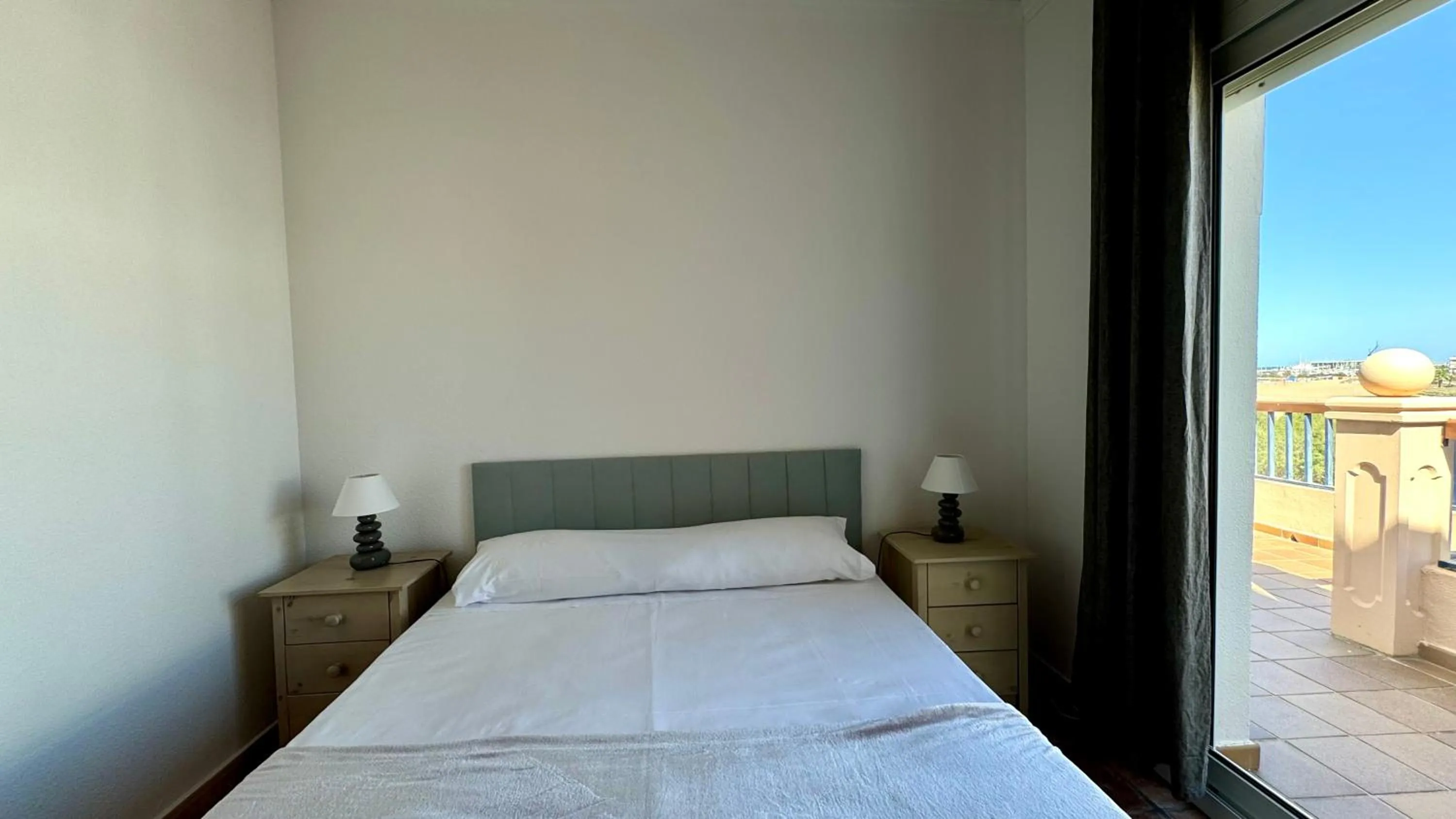 Bedroom, Bed in Apartamentos Carlton VyB