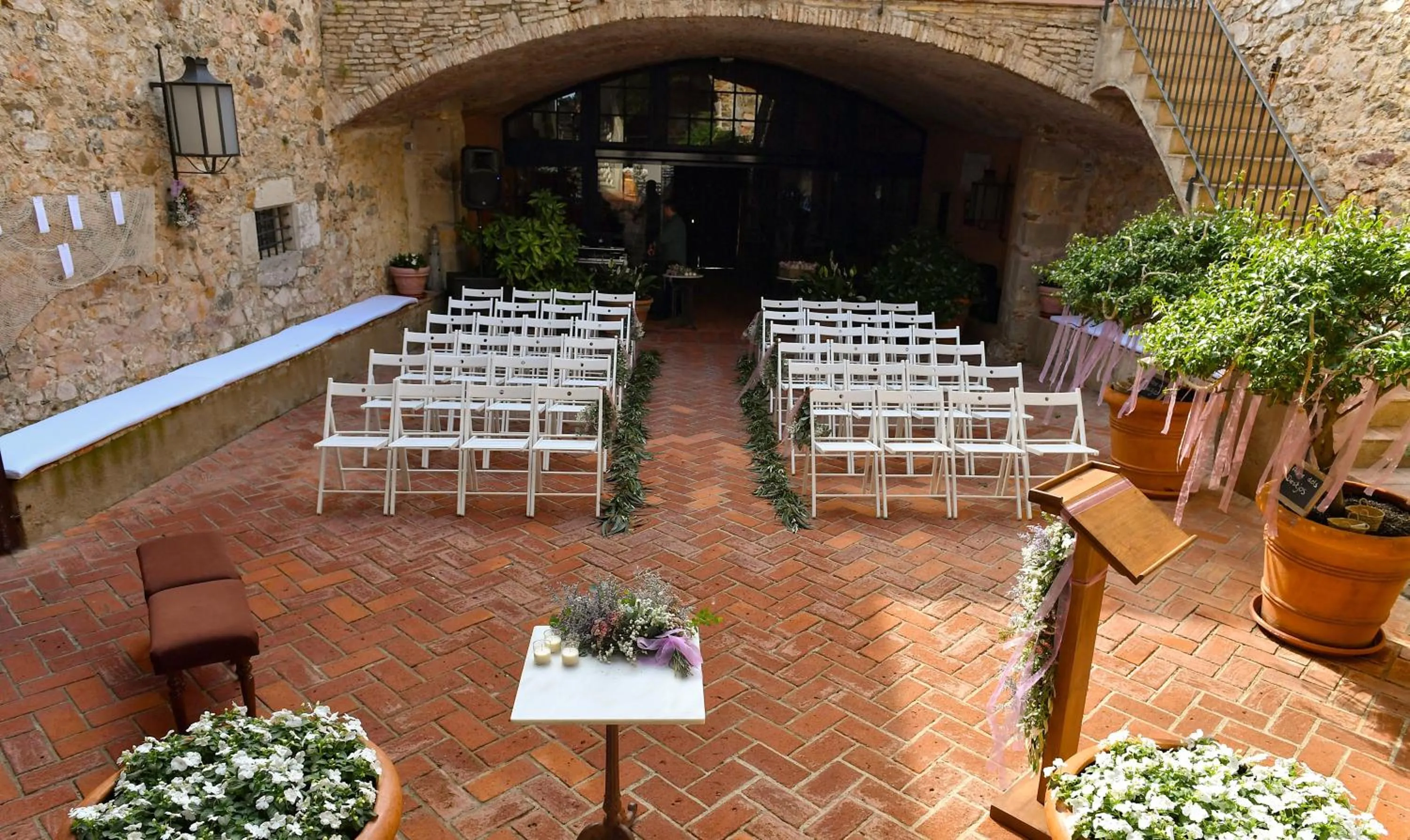 Patio in El Far Hotel Restaurant