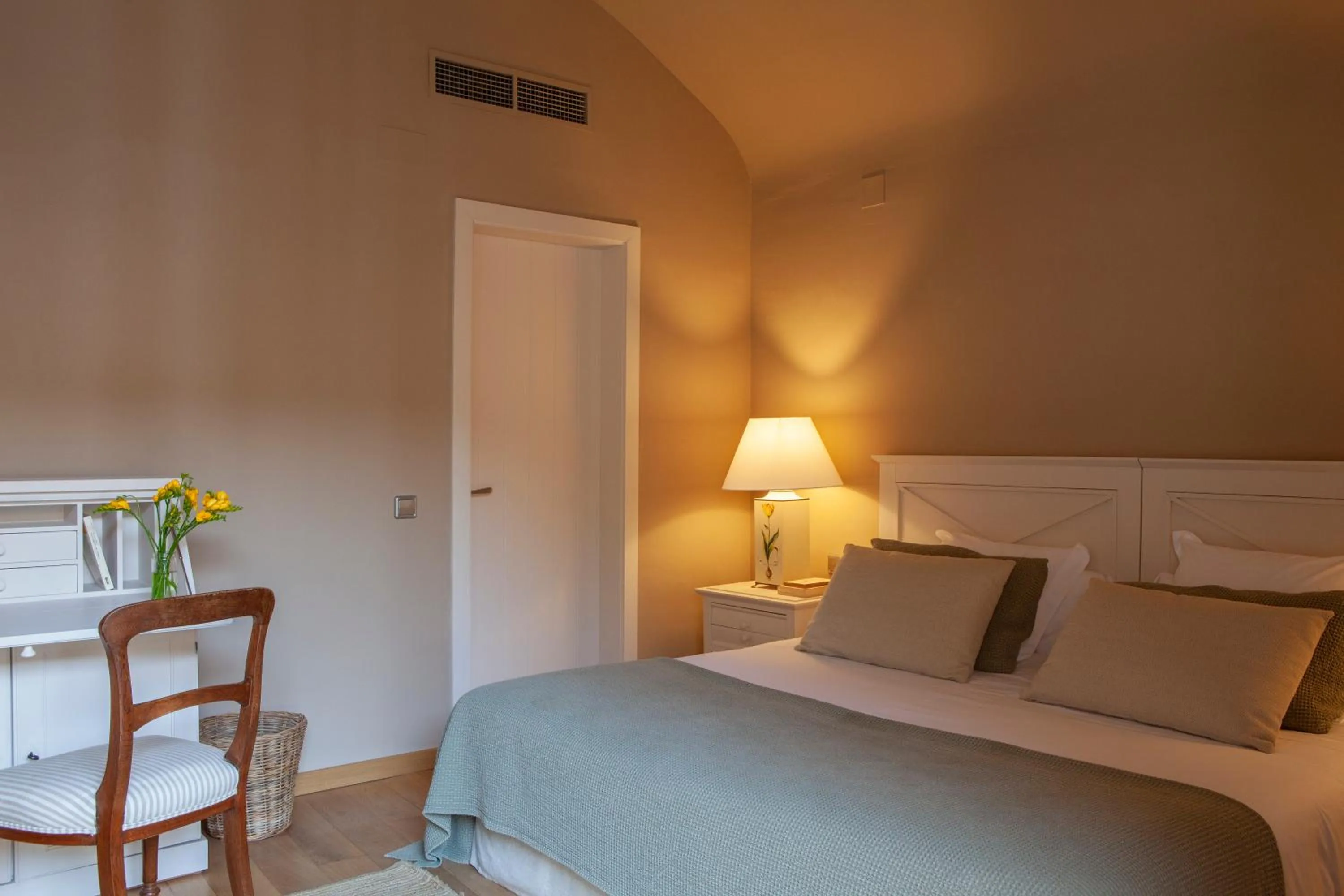 Bed in El Far Hotel Restaurant