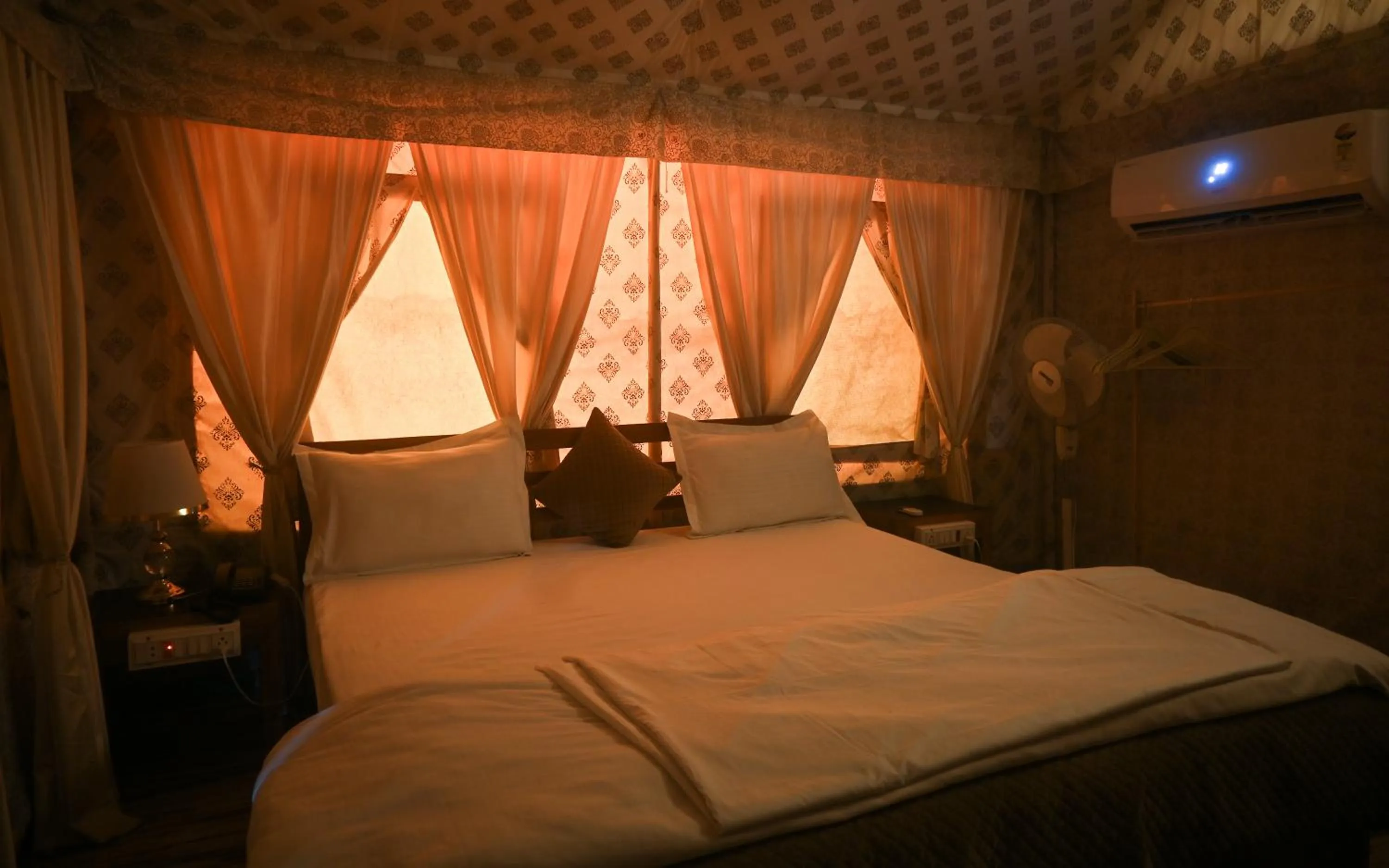 Bed in Bundeli Camps and Resorts, Panna