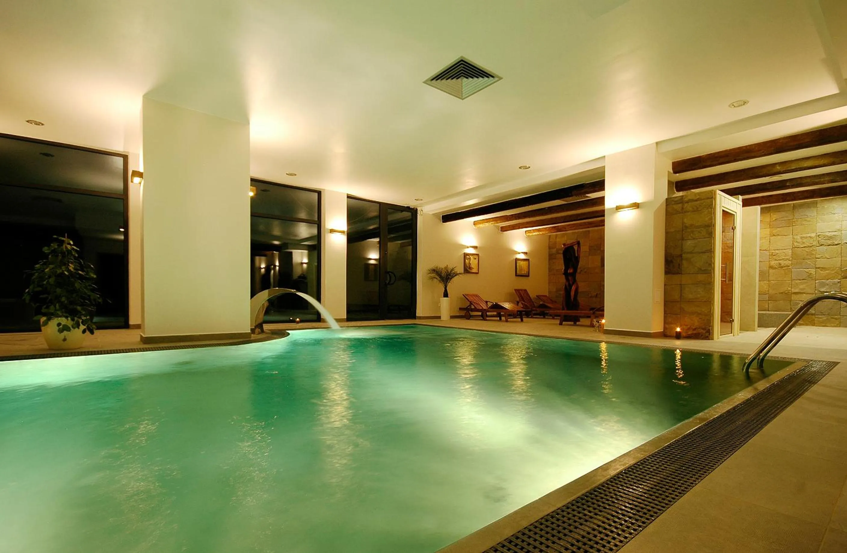 Swimming pool in Dom na Skale - Apartamenty w Bieszczadach nad Soliną