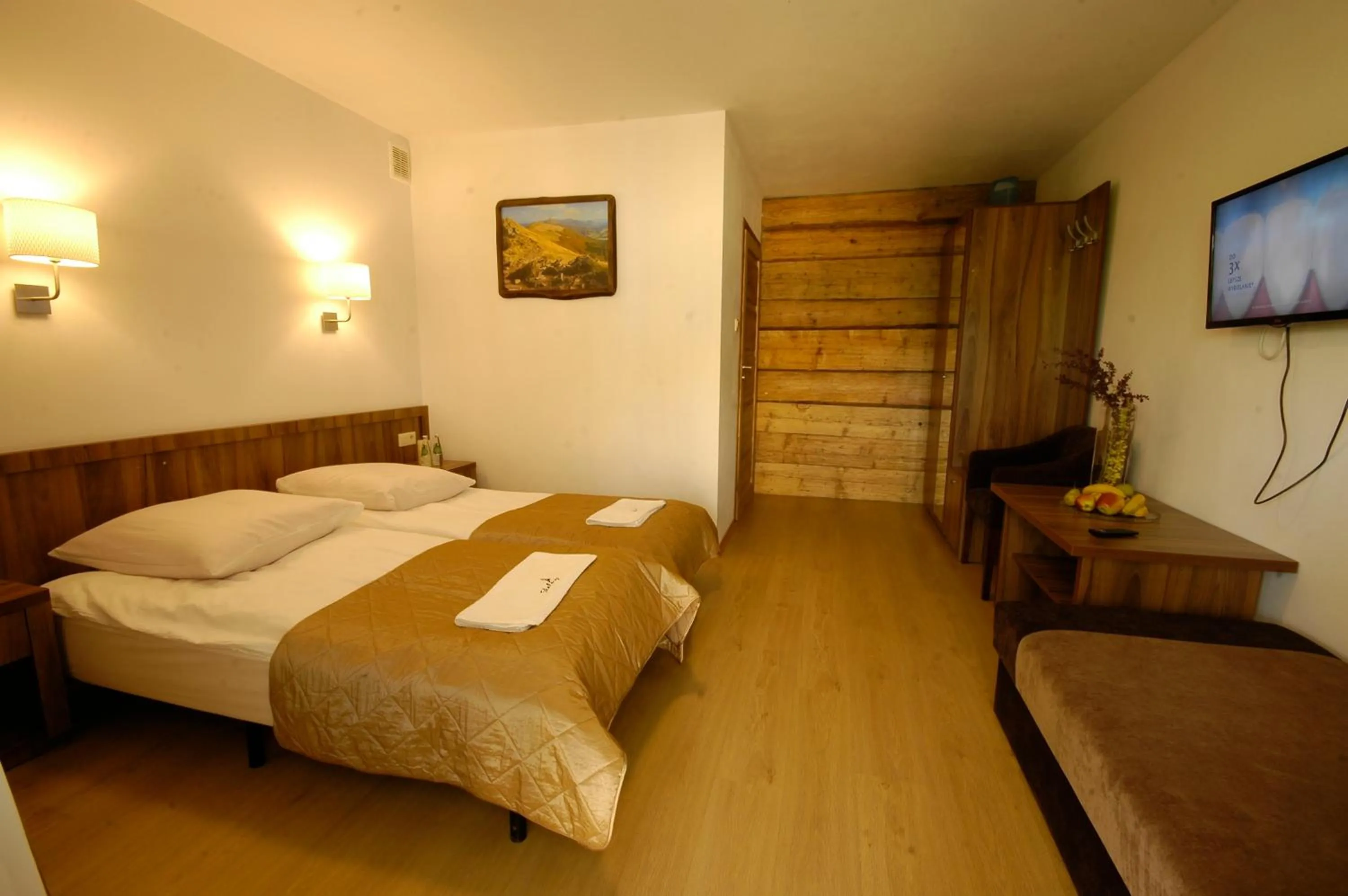 Photo of the whole room in Dom na Skale - Apartamenty w Bieszczadach nad Soliną