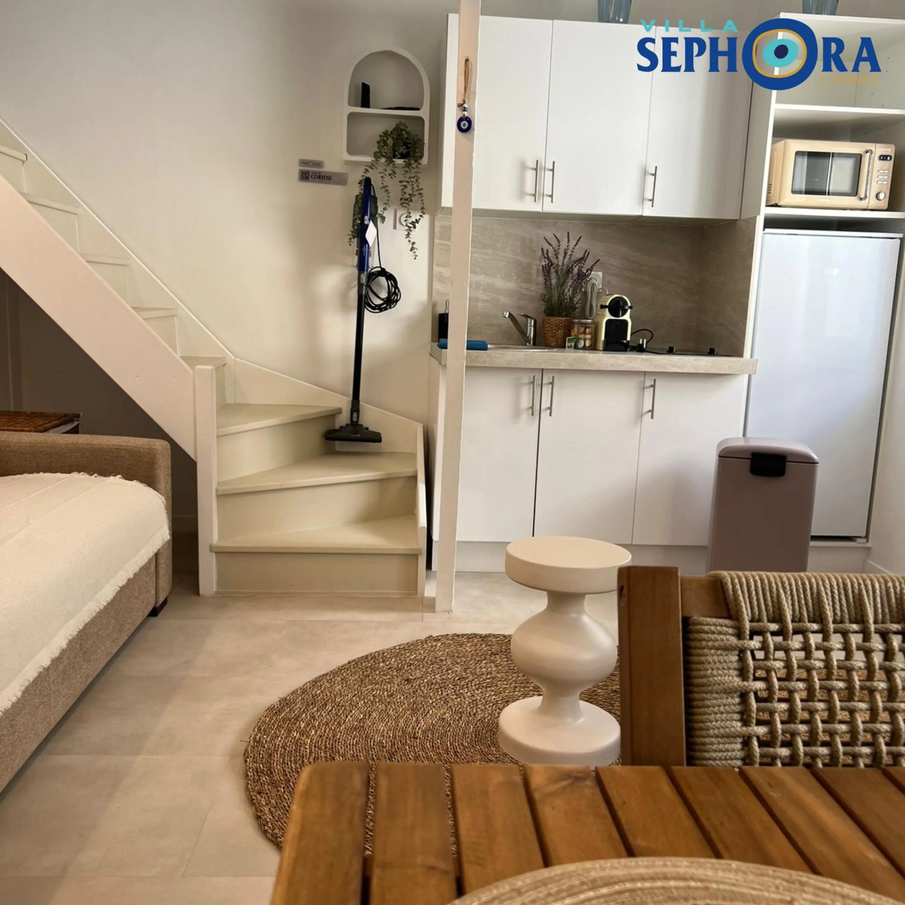 Kitchen or kitchenette in VILLA SEPHORA CANNES