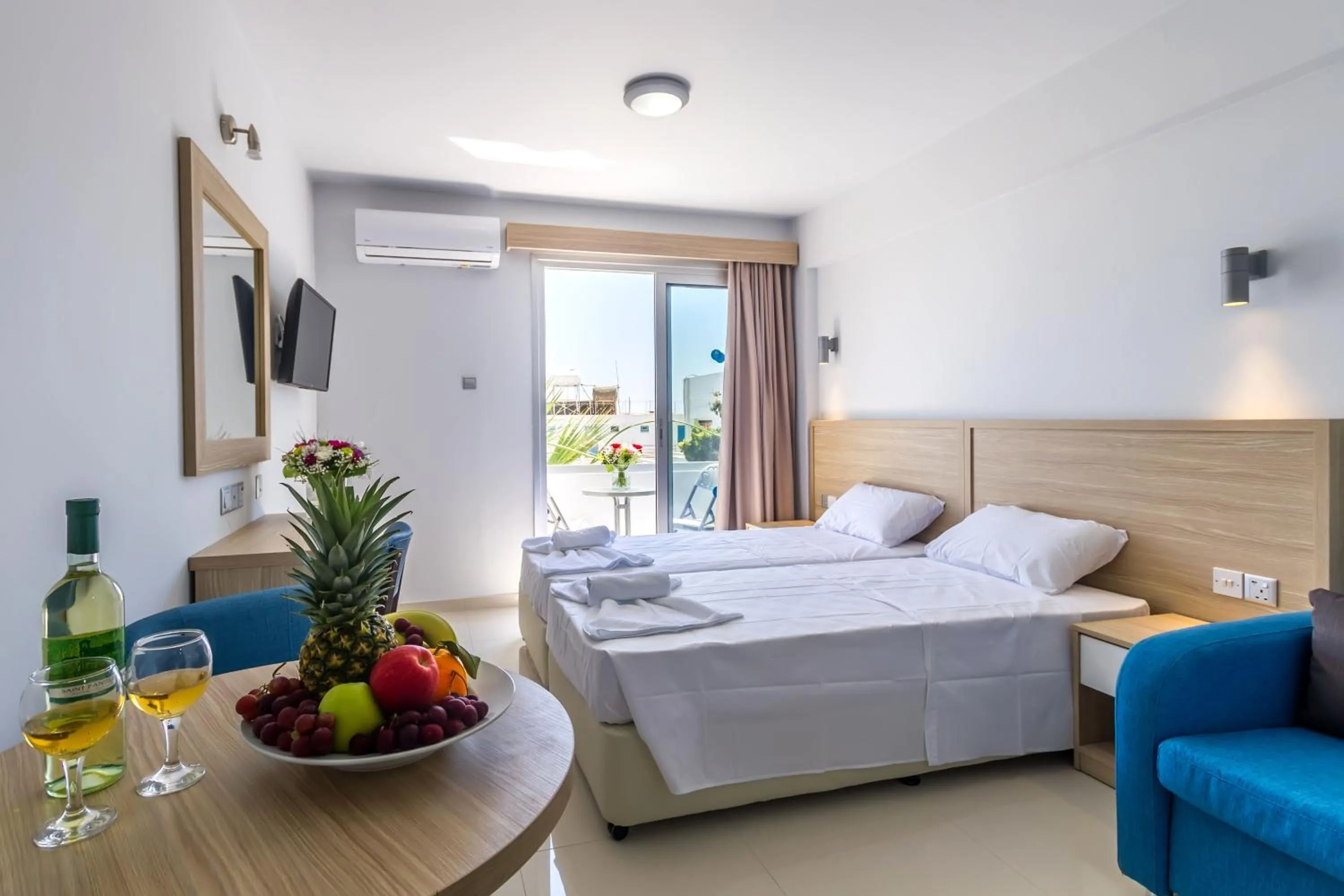 Living room, Bed in Paul Marie Hotel Apartments