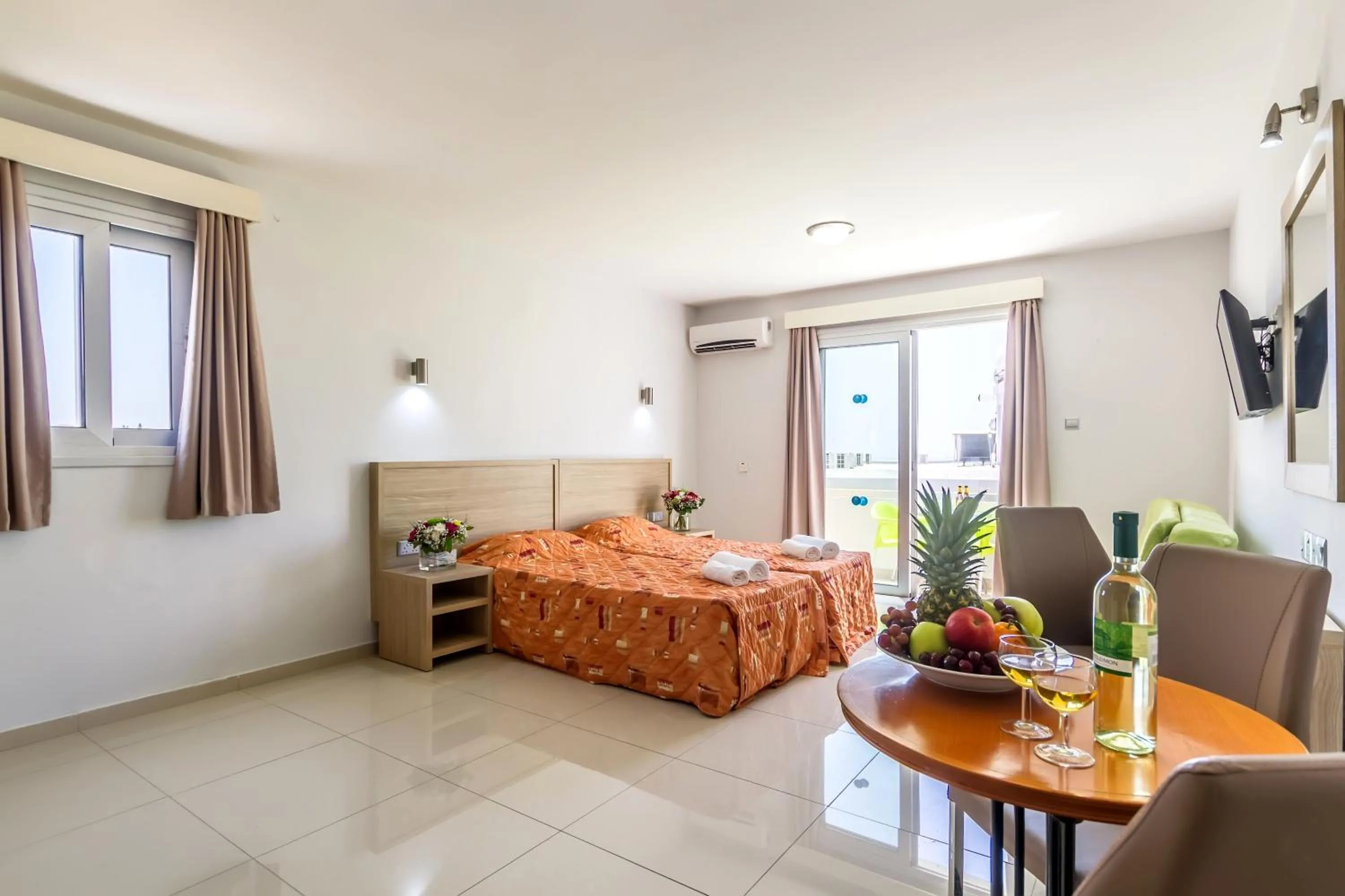 Living room, Bed in Paul Marie Hotel Apartments