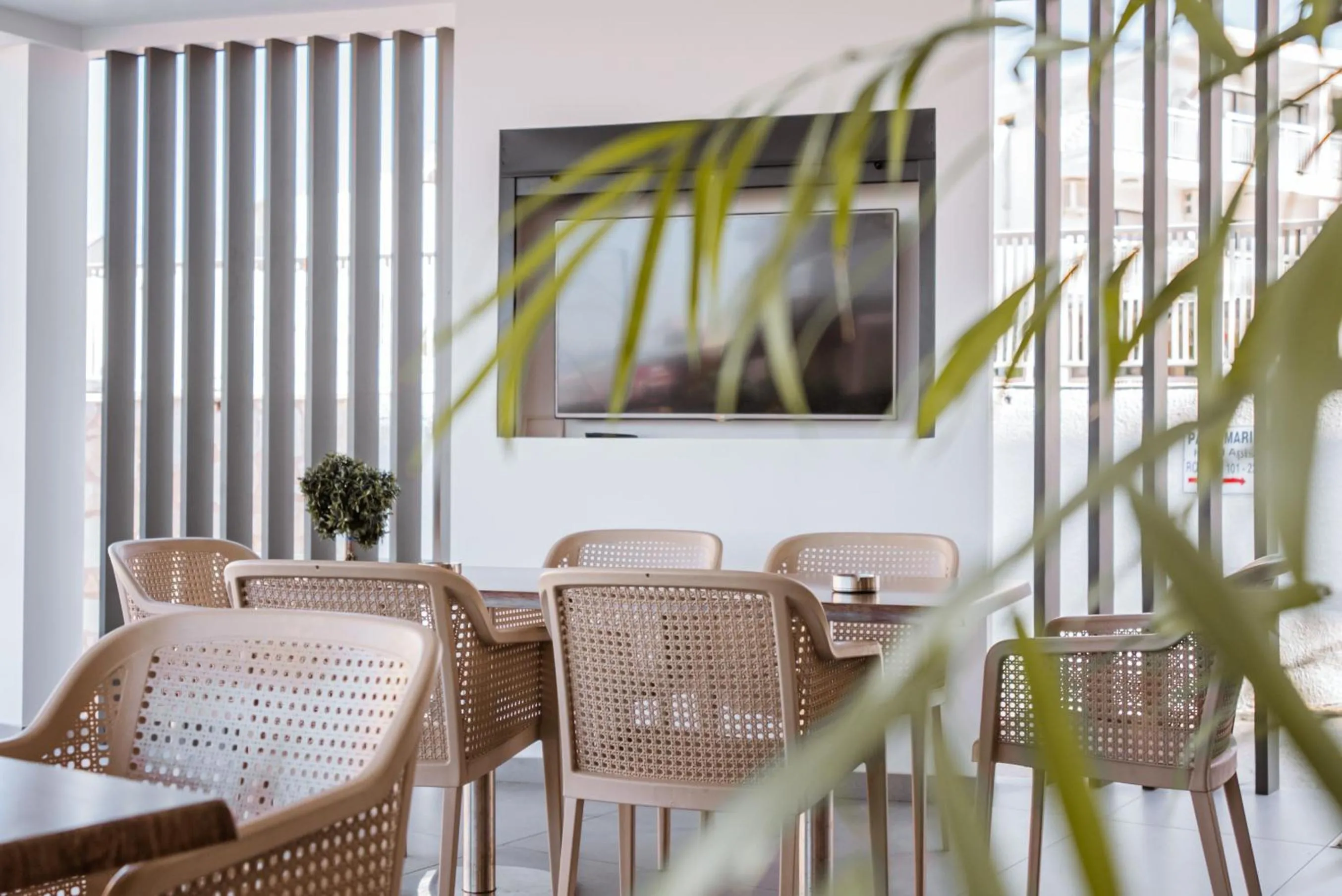 Restaurant/places to eat in Paul Marie Hotel Apartments