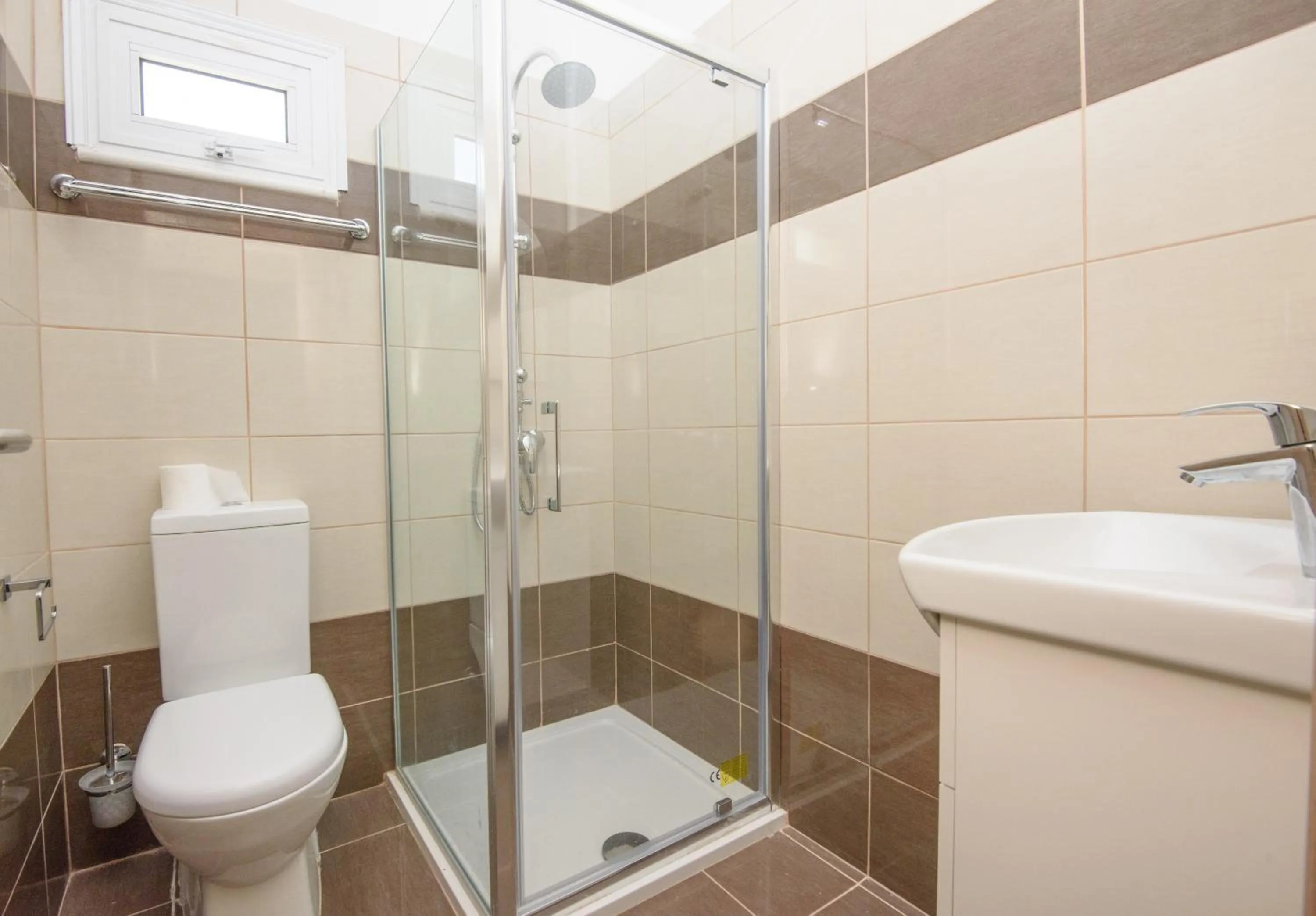 Shower in Paul Marie Hotel Apartments