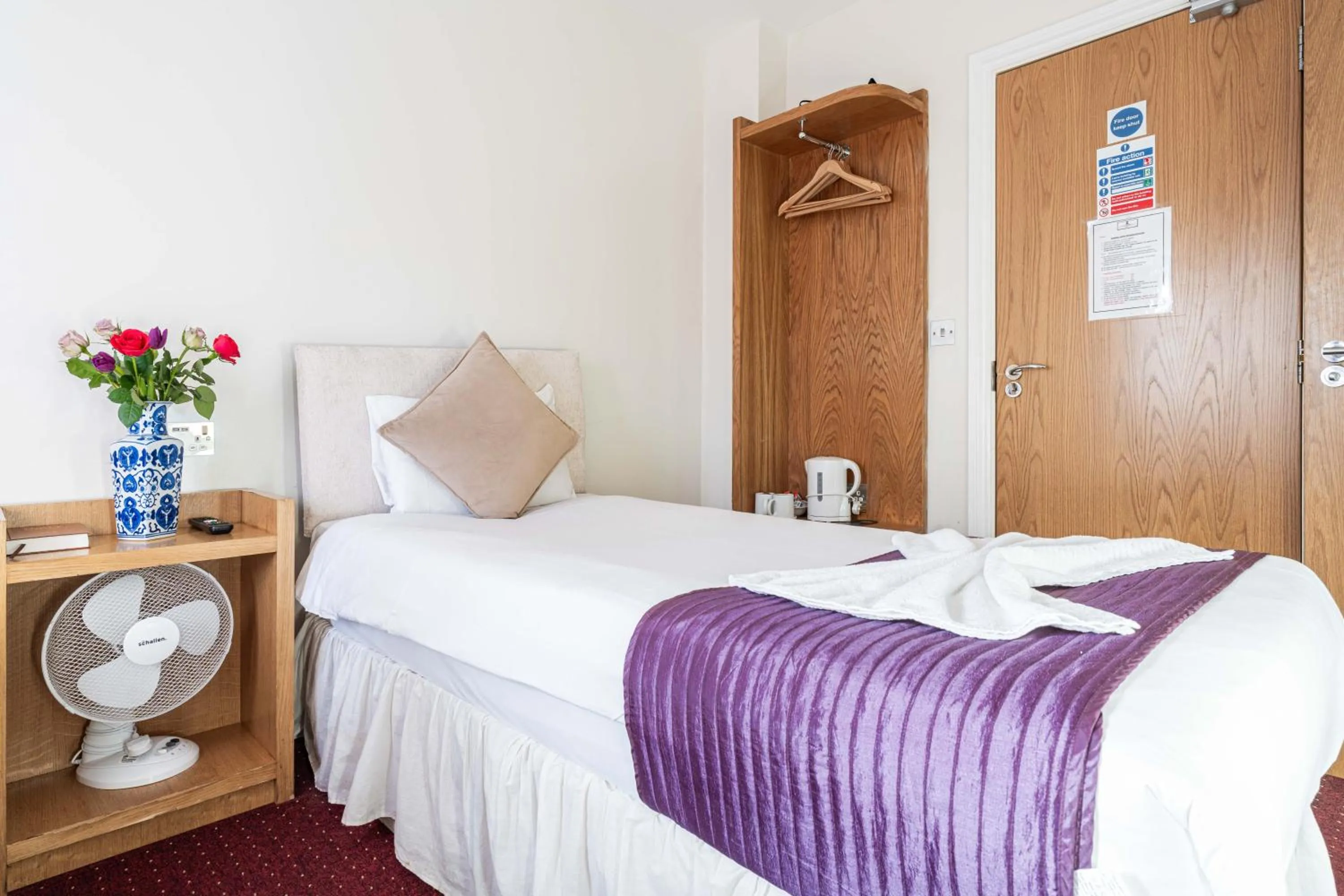 Bed in Lancaster Court Hotel