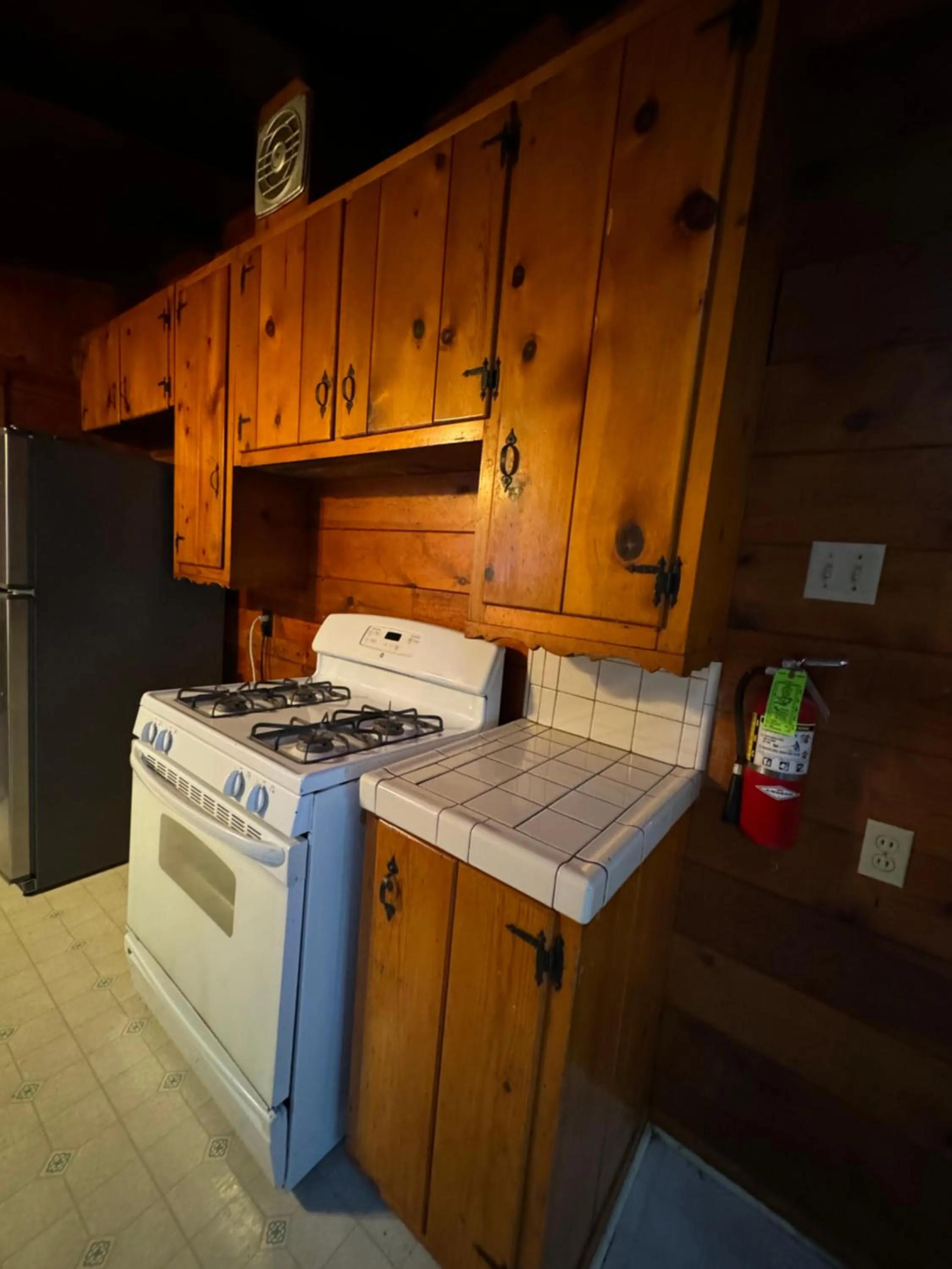 Kitchen or kitchenette in Crest Lodge Historic Mountain Inn
