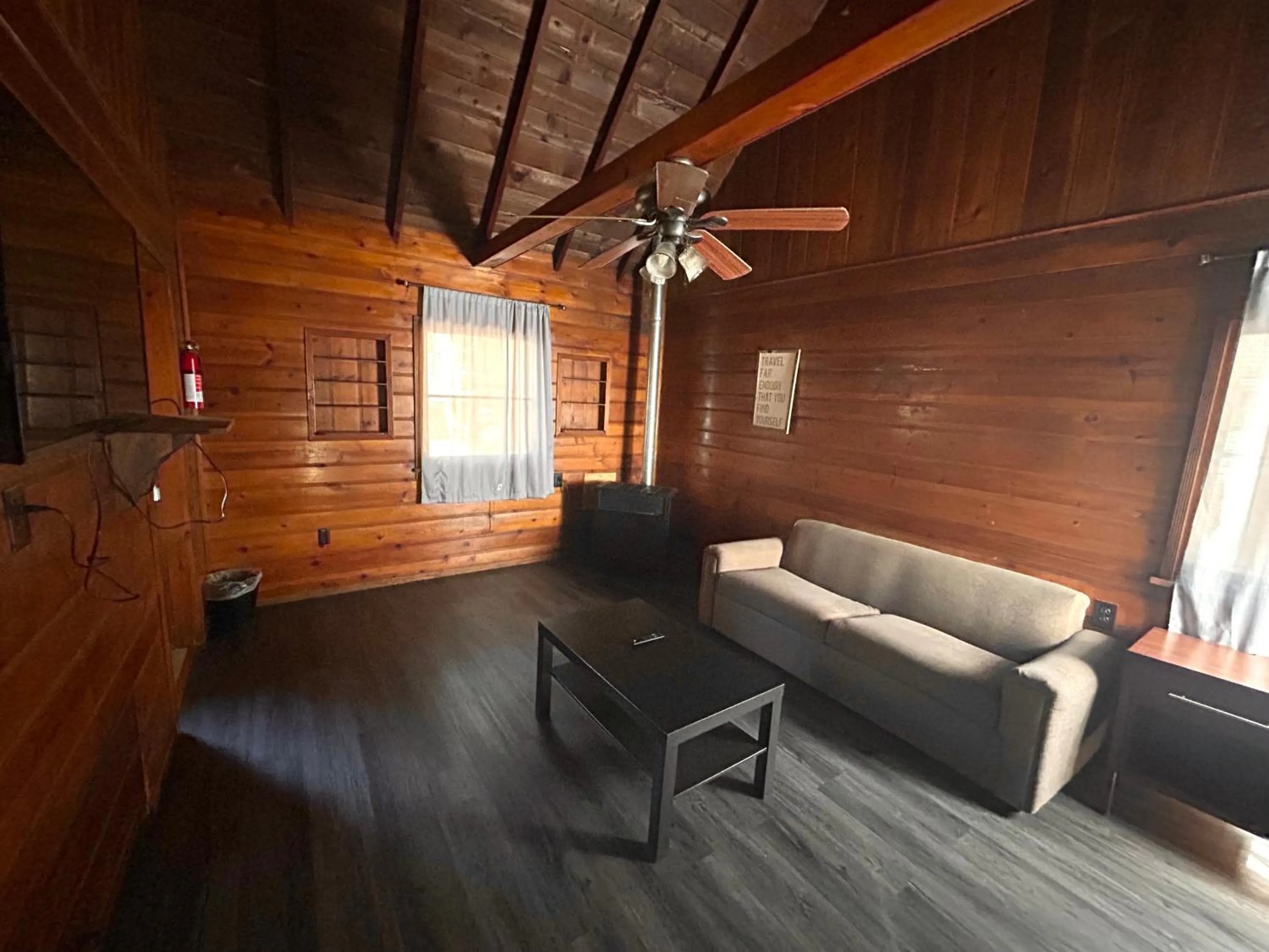 Crest Lodge Historic Mountain Inn