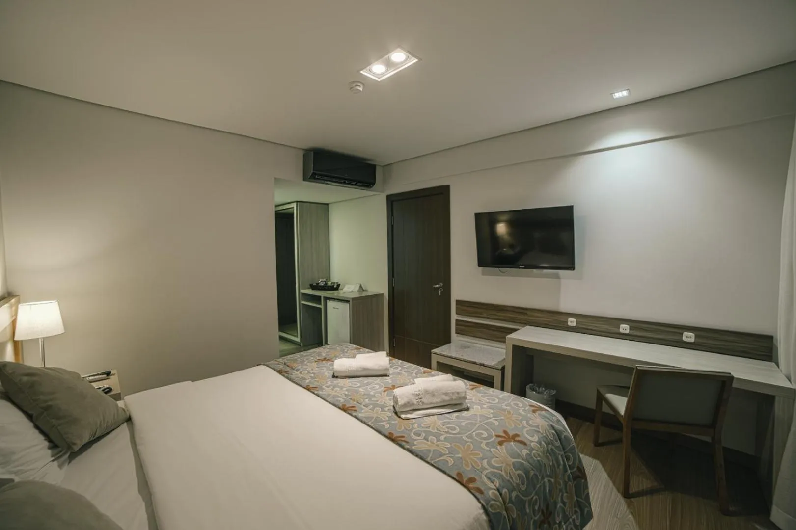 Bedroom, Bed in Interludium Iguassu Convention Hotel