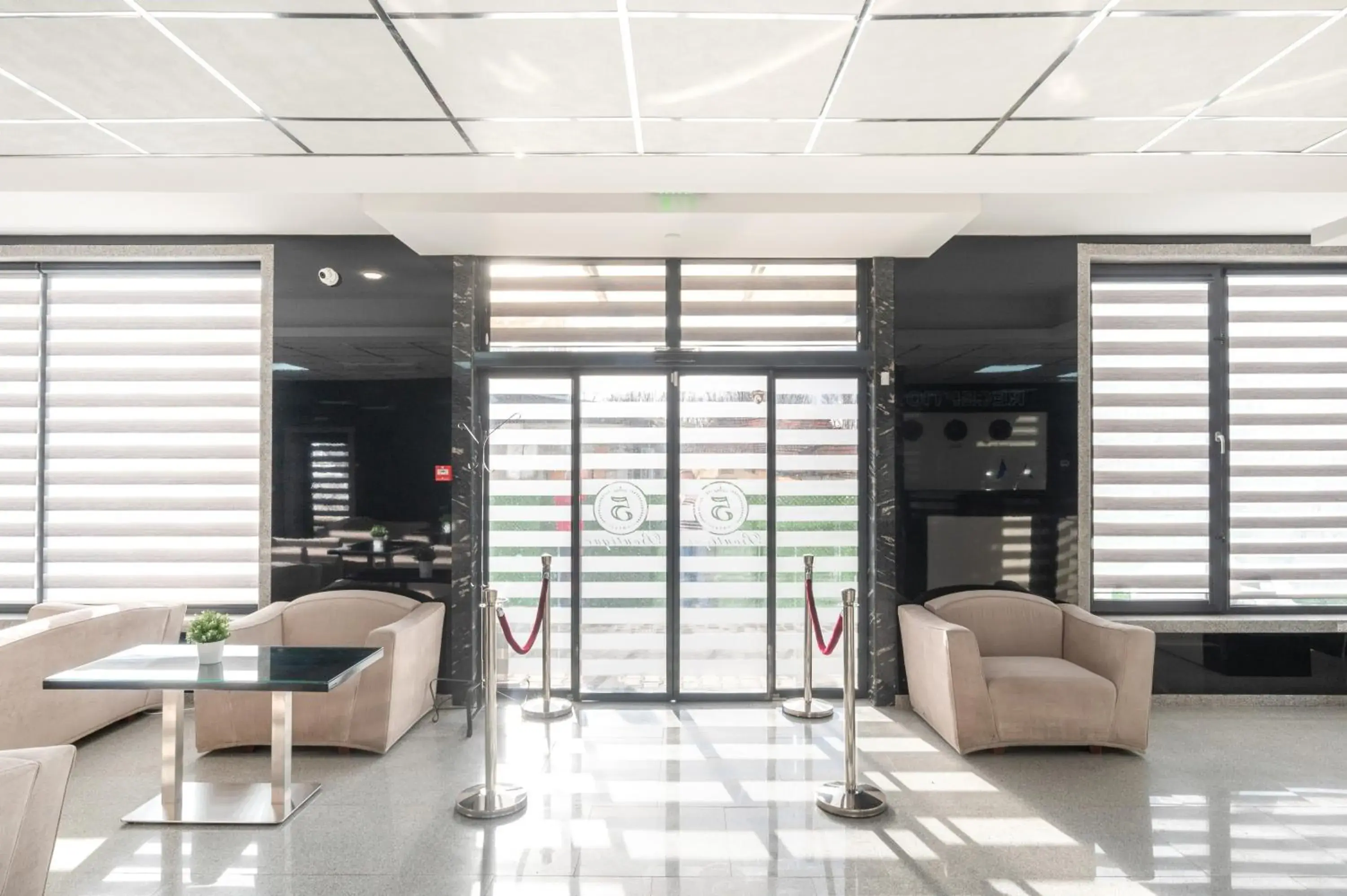 Hotel Boutique 5 - Free parking - Free breakfast - Free internet - EVSE Hotel Boutique 5 - Free parking - Free breakfast - Free internet - EVSE