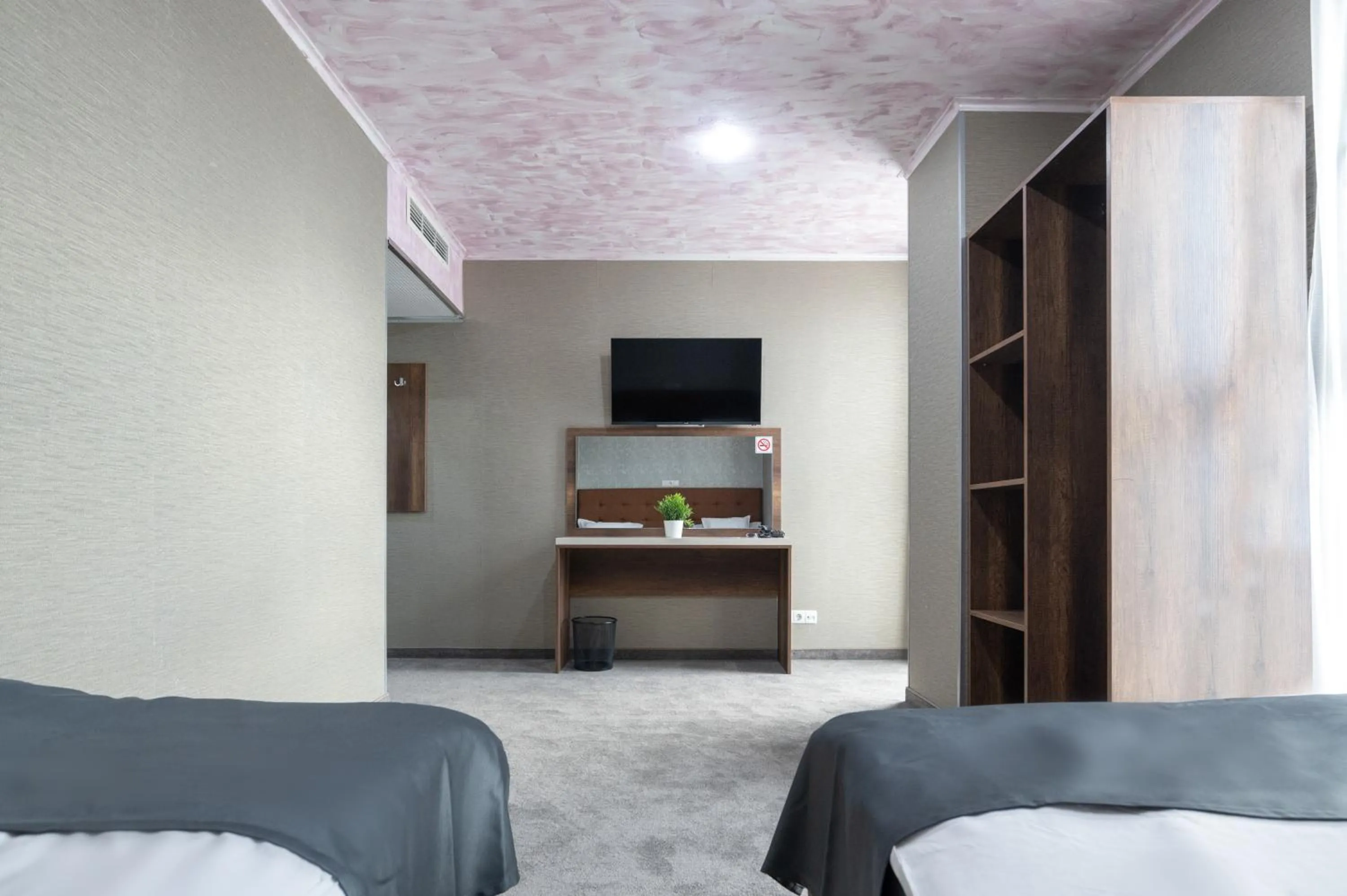 Bed in Hotel Boutique 5 - Free parking - Free breakfast - Free internet - EVSE