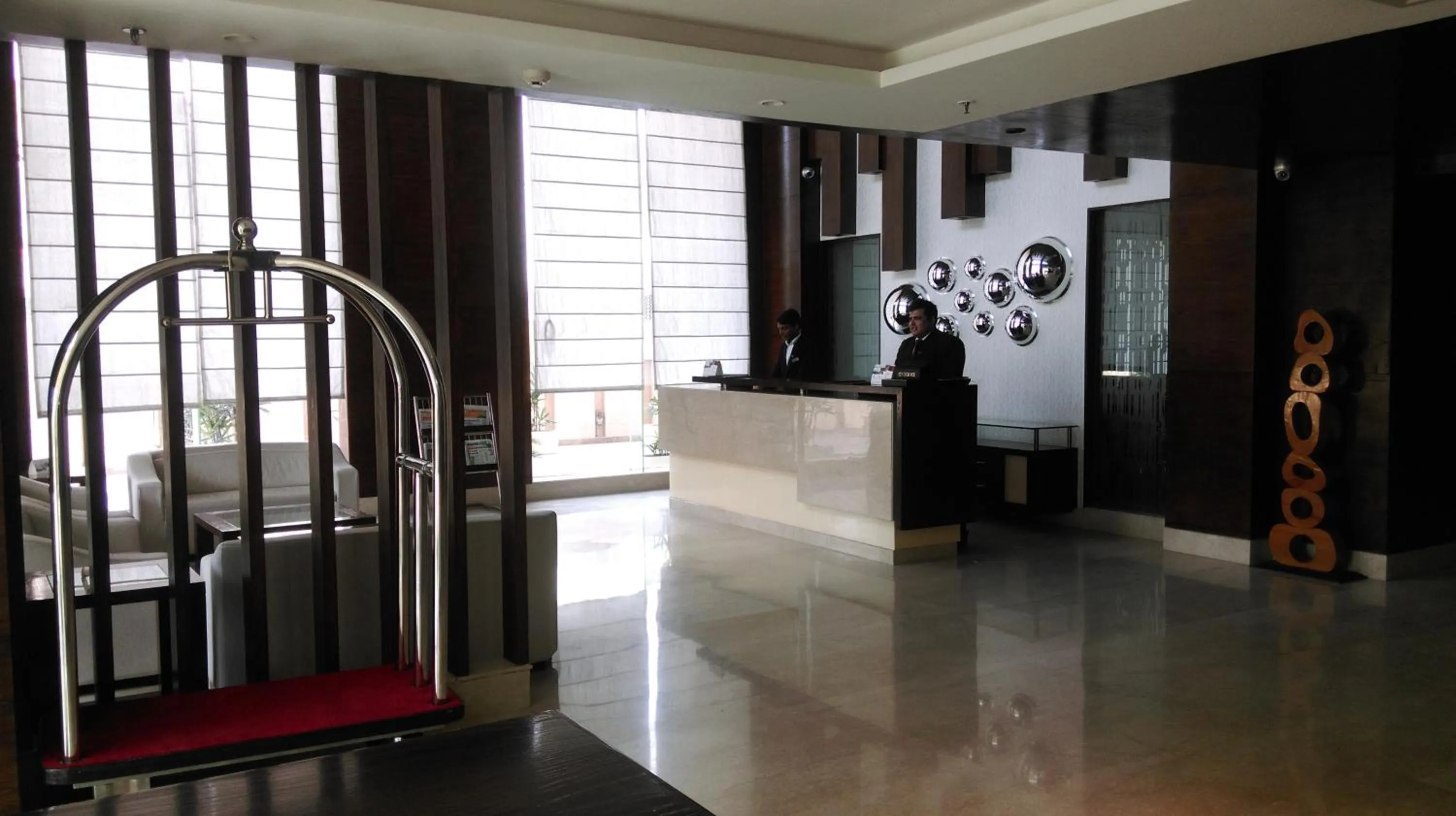 Lobby or reception in Country Inn & Suites by Radisson, Bhiwadi