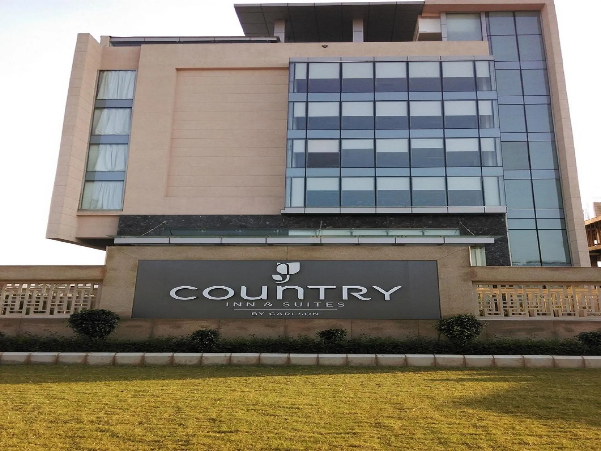 Facade/entrance in Country Inn & Suites by Radisson, Bhiwadi