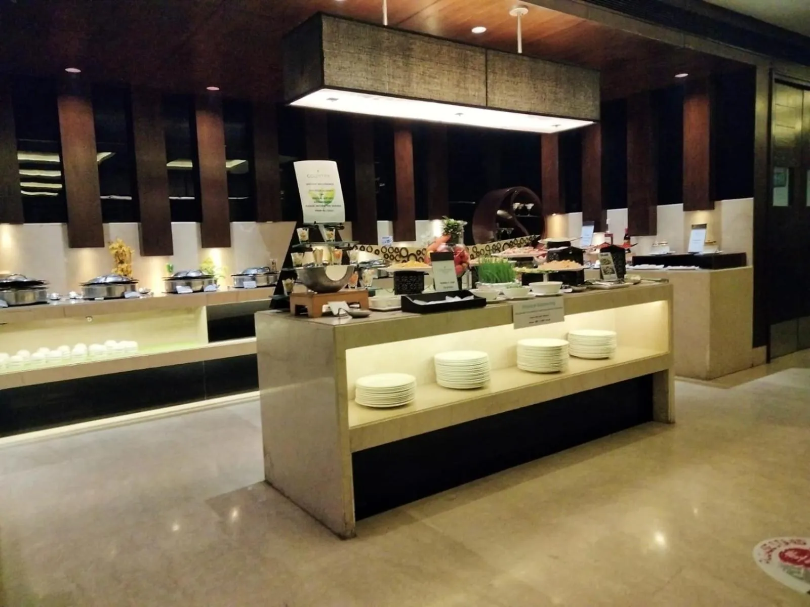 Dining area in Country Inn & Suites by Radisson, Bhiwadi