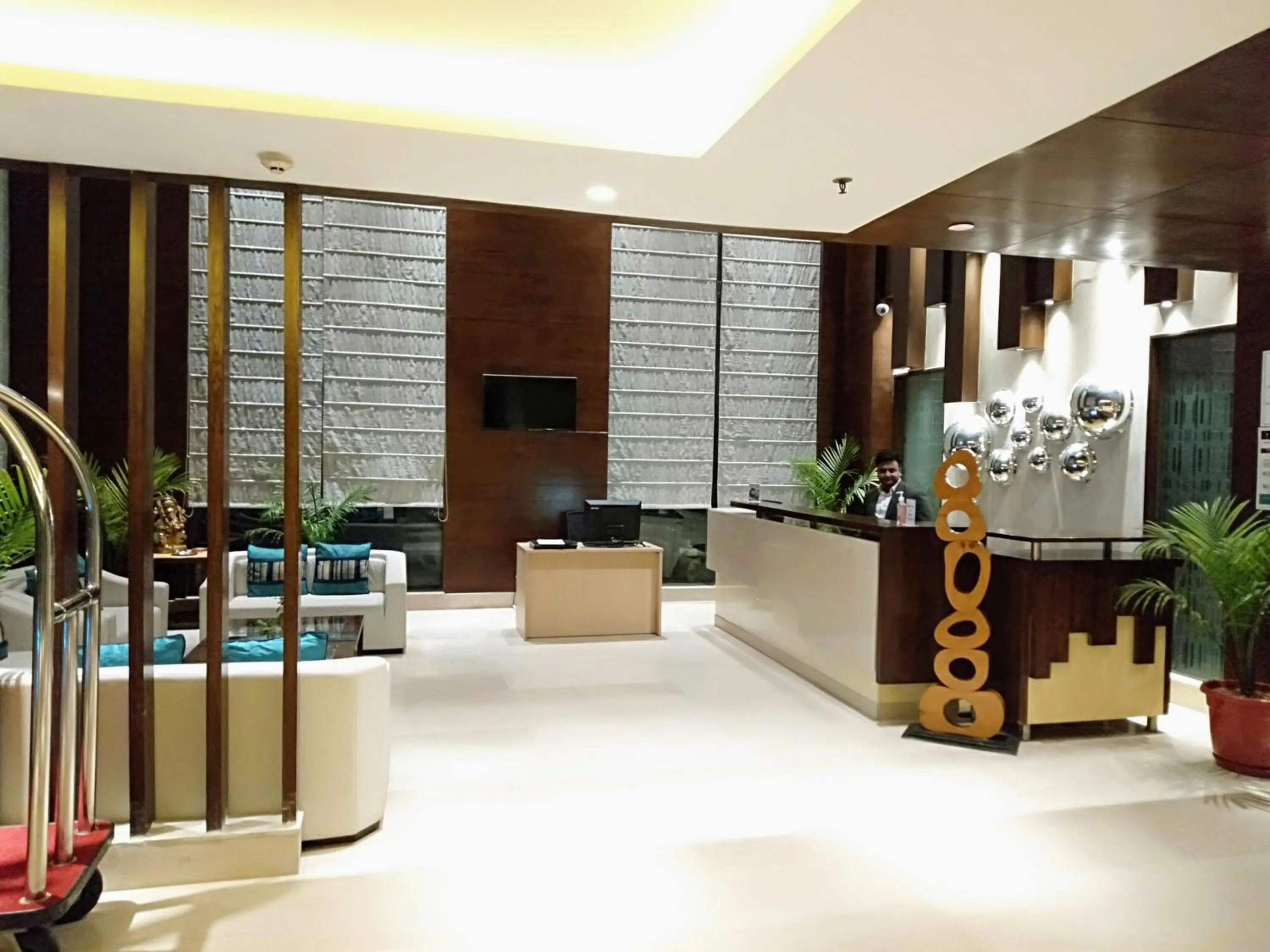 Lobby or reception in Country Inn & Suites by Radisson, Bhiwadi