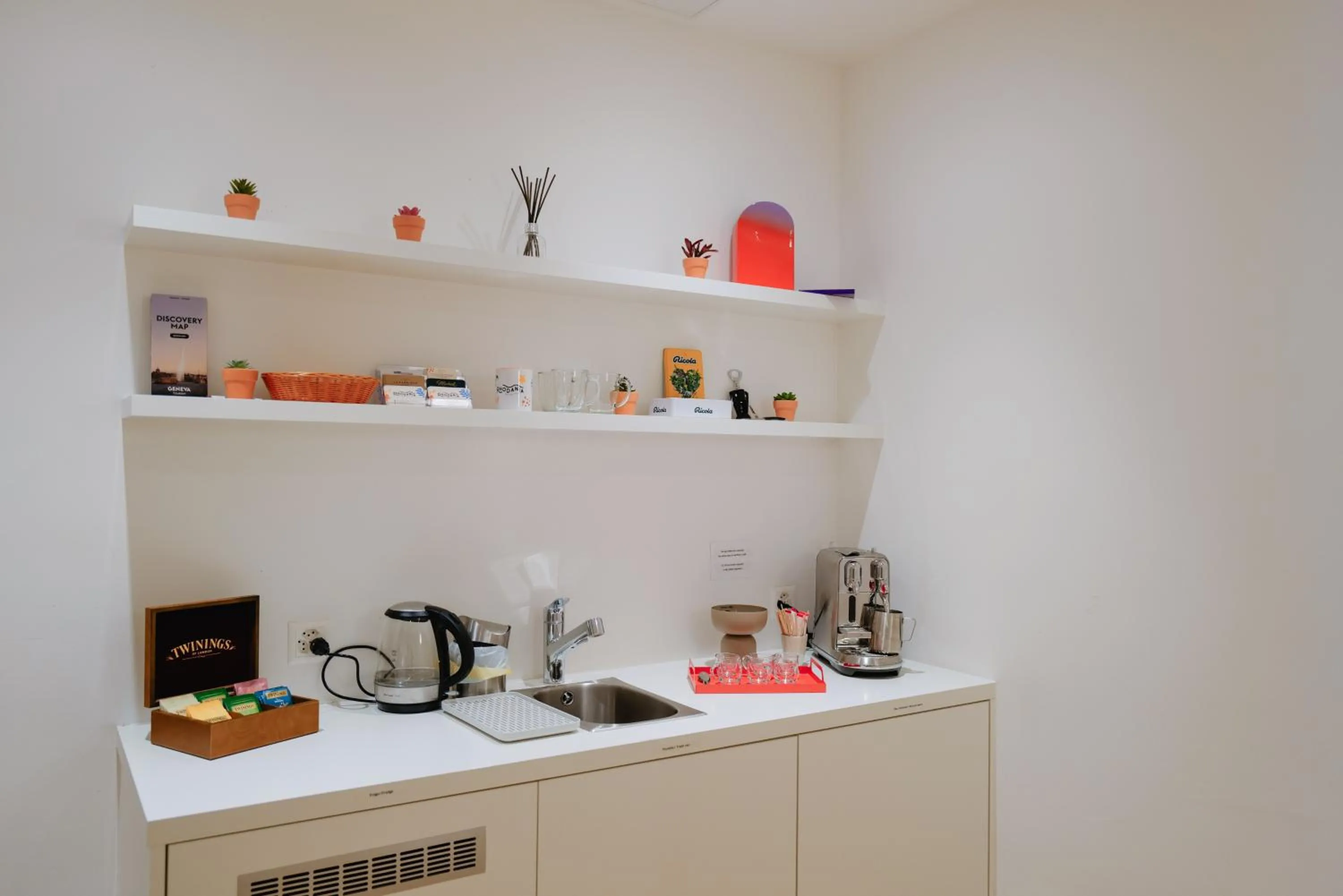 Coffee/tea facilities in Rhodania Boutique Hôtel