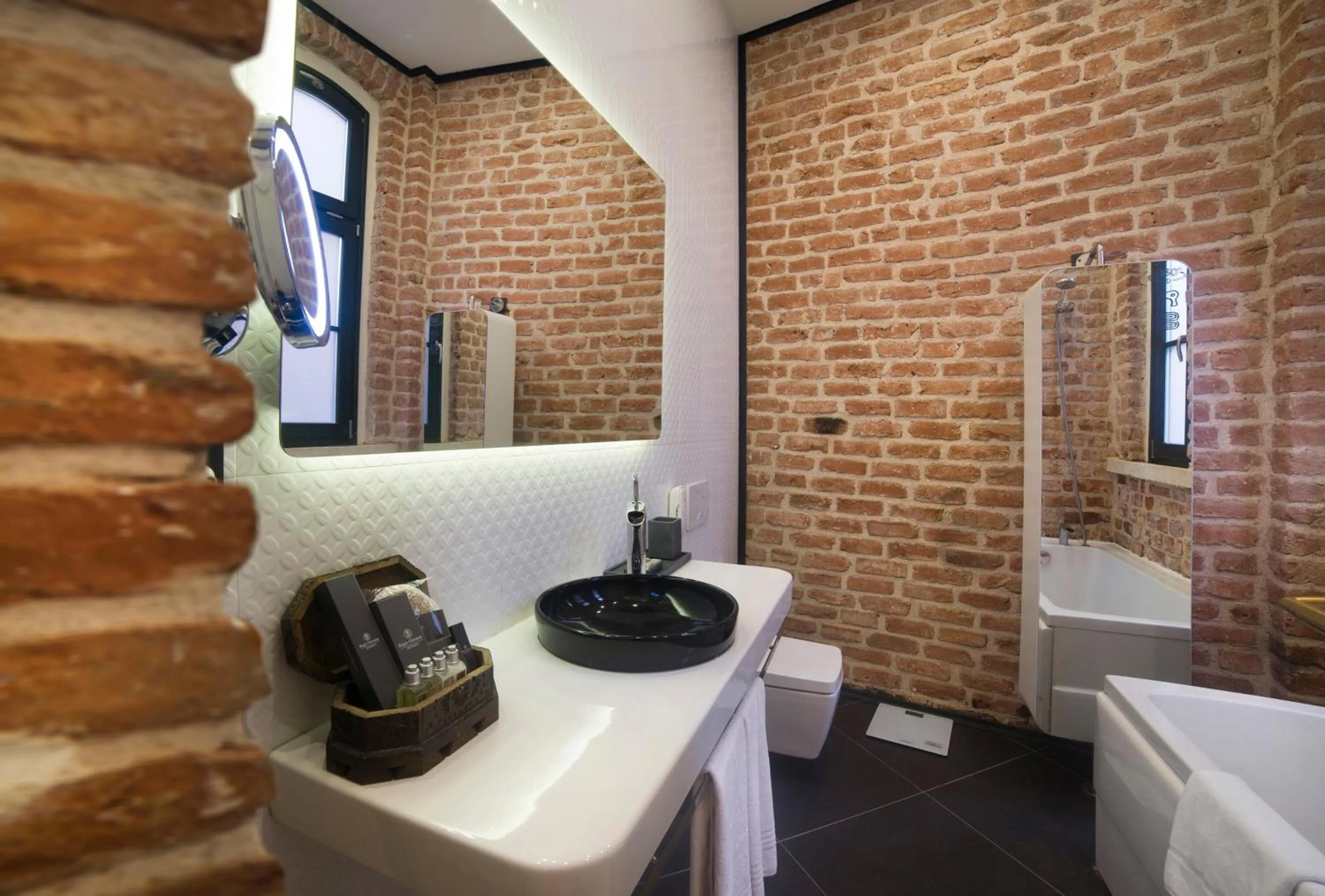 Toilet in Régie Ottoman Istanbul - Special Category