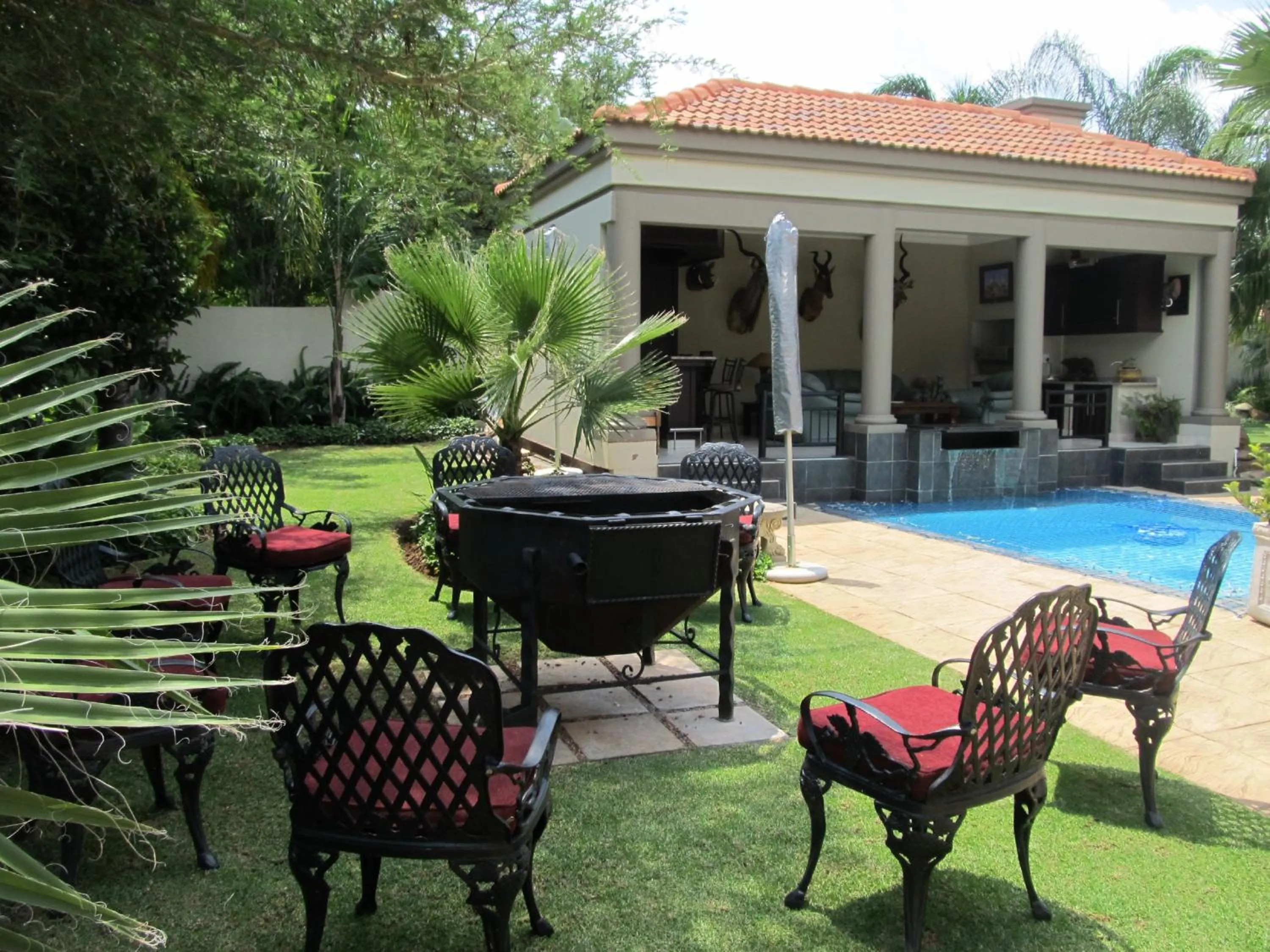 BBQ facilities in Casa Flora Guesthouse