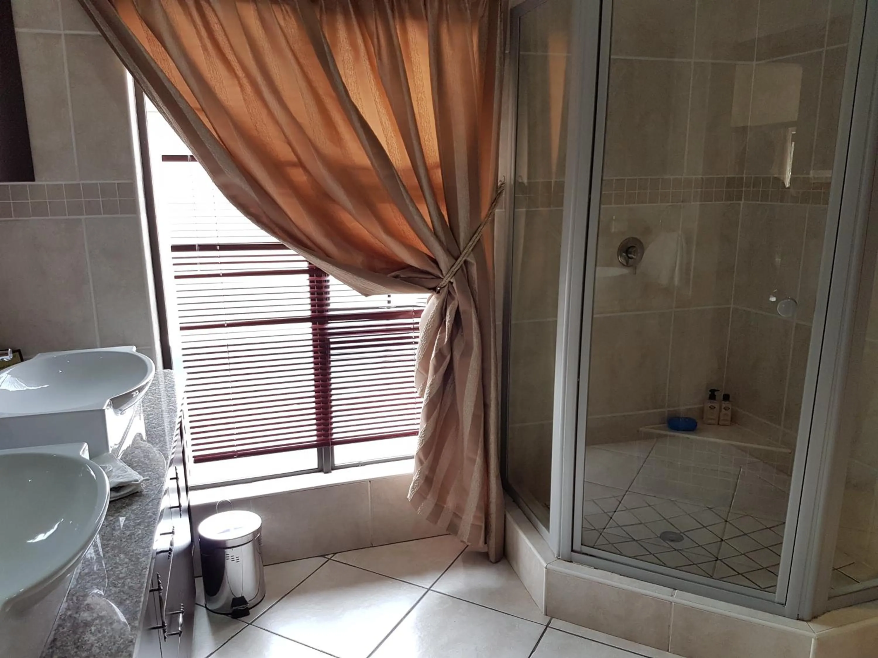 Bathroom in Casa Flora Guesthouse