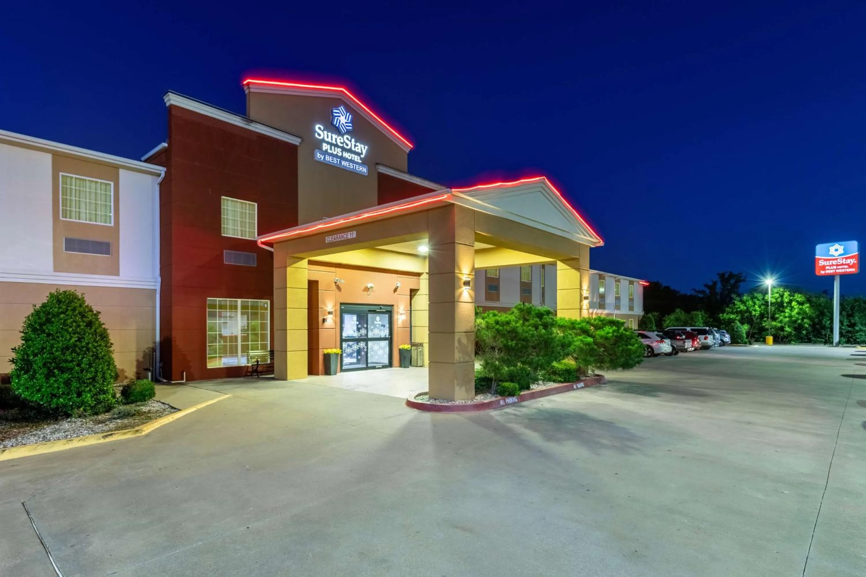 Property building in SureStay Plus Hotel by Best Western Owasso Tulsa North