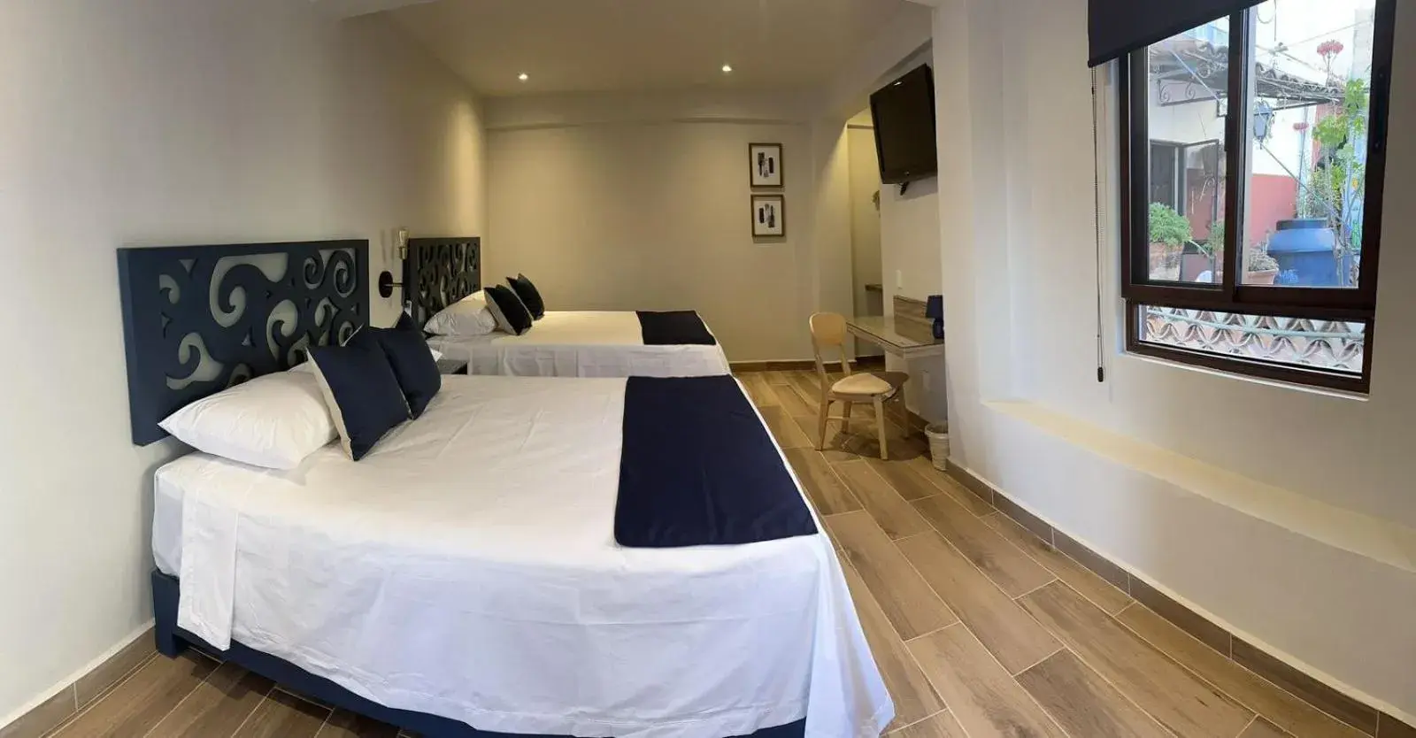 Superior Double Room with Two Double Beds in Centrico House Superior Double Room with Two Double Beds in Centrico House
