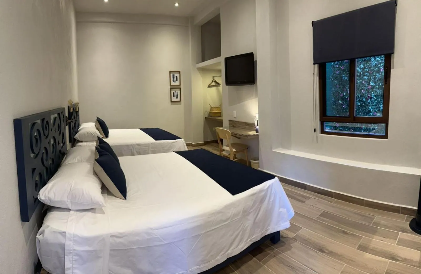 Deluxe Double Room (2 Adults + 1 Child) in Centrico House