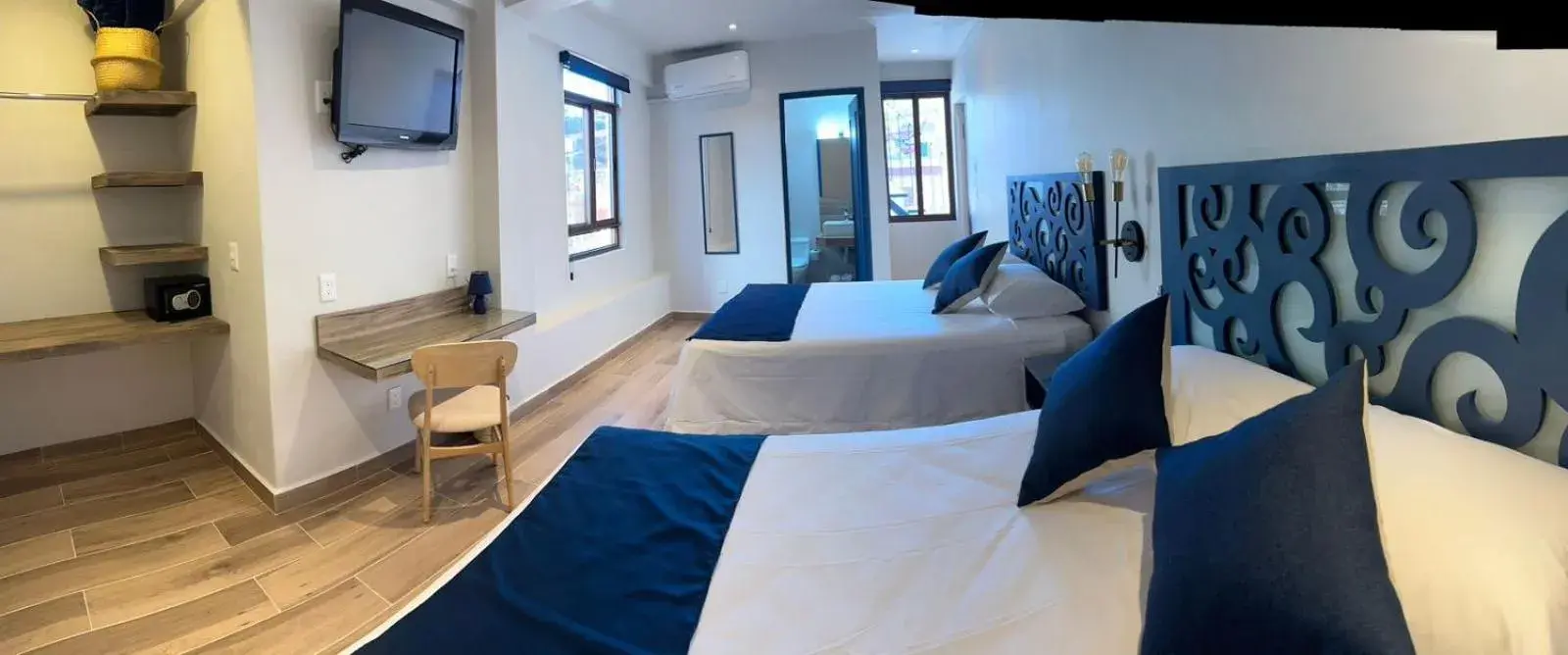 Deluxe Double Room with Two Double Beds - single occupancy in Centrico House Deluxe Double Room with Two Double Beds - single occupancy in Centrico House