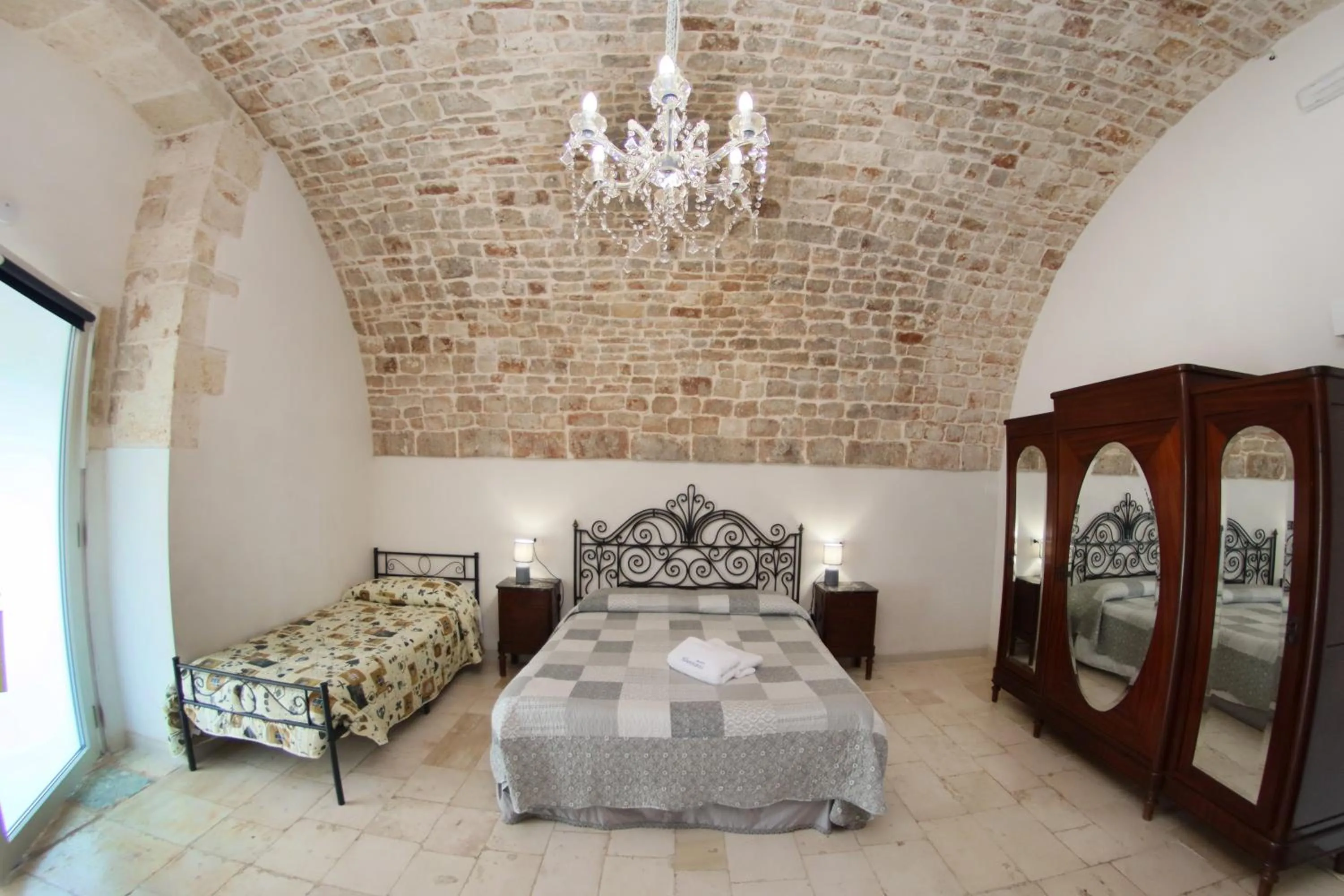 Bed in Agriturismo Masseria Alberotanza