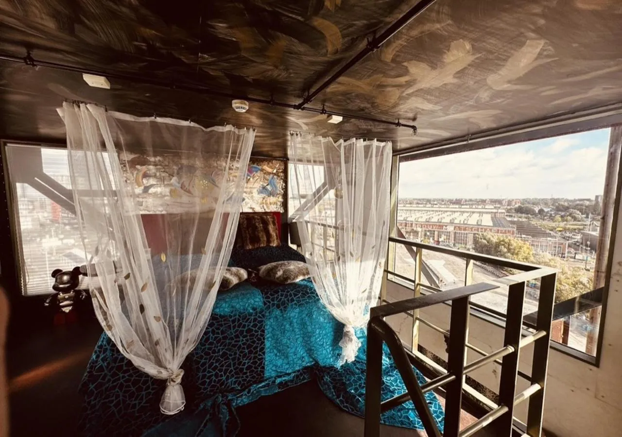 Bed in Crane Hotel Faralda