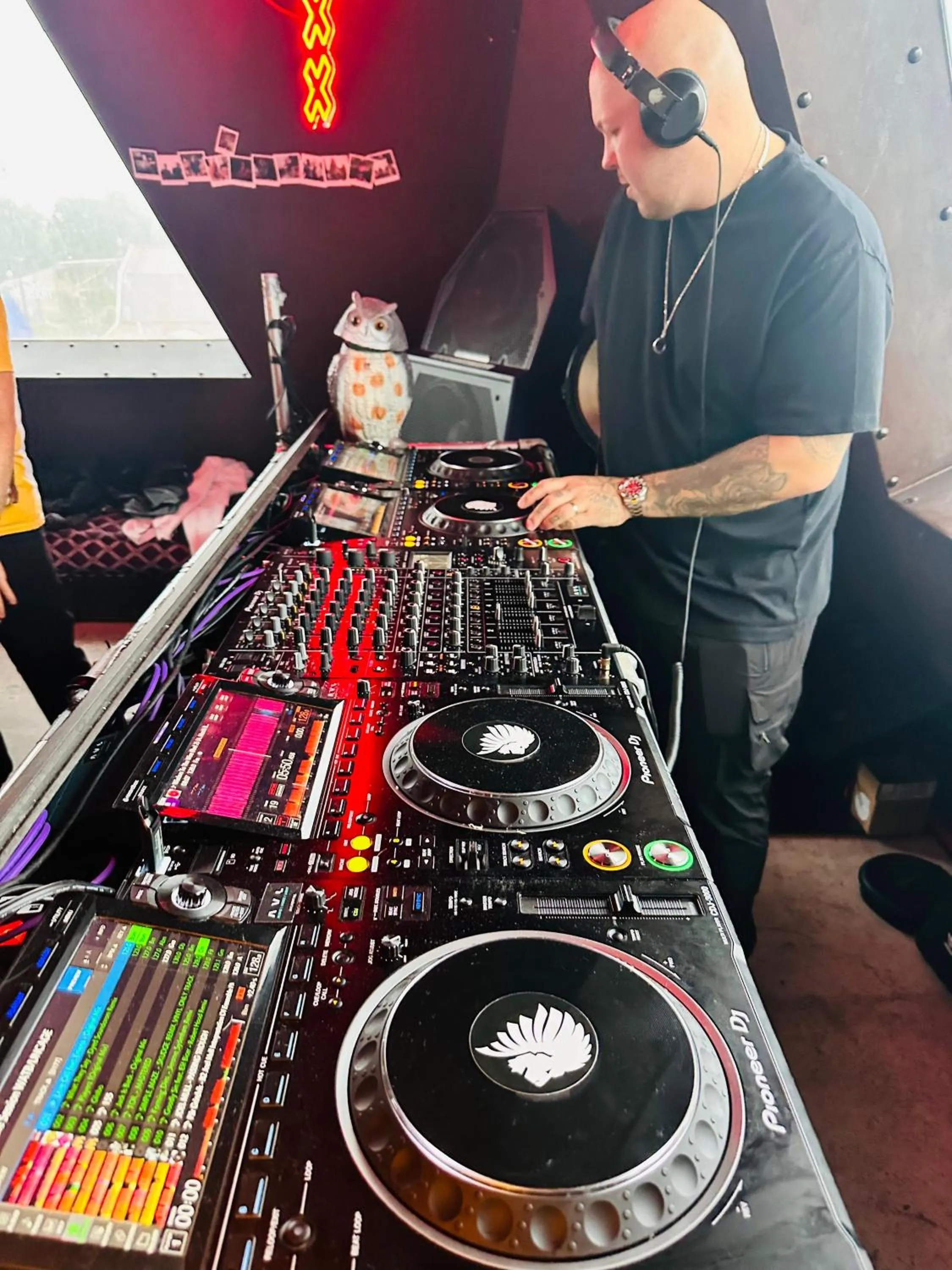 People in Crane Hotel Faralda