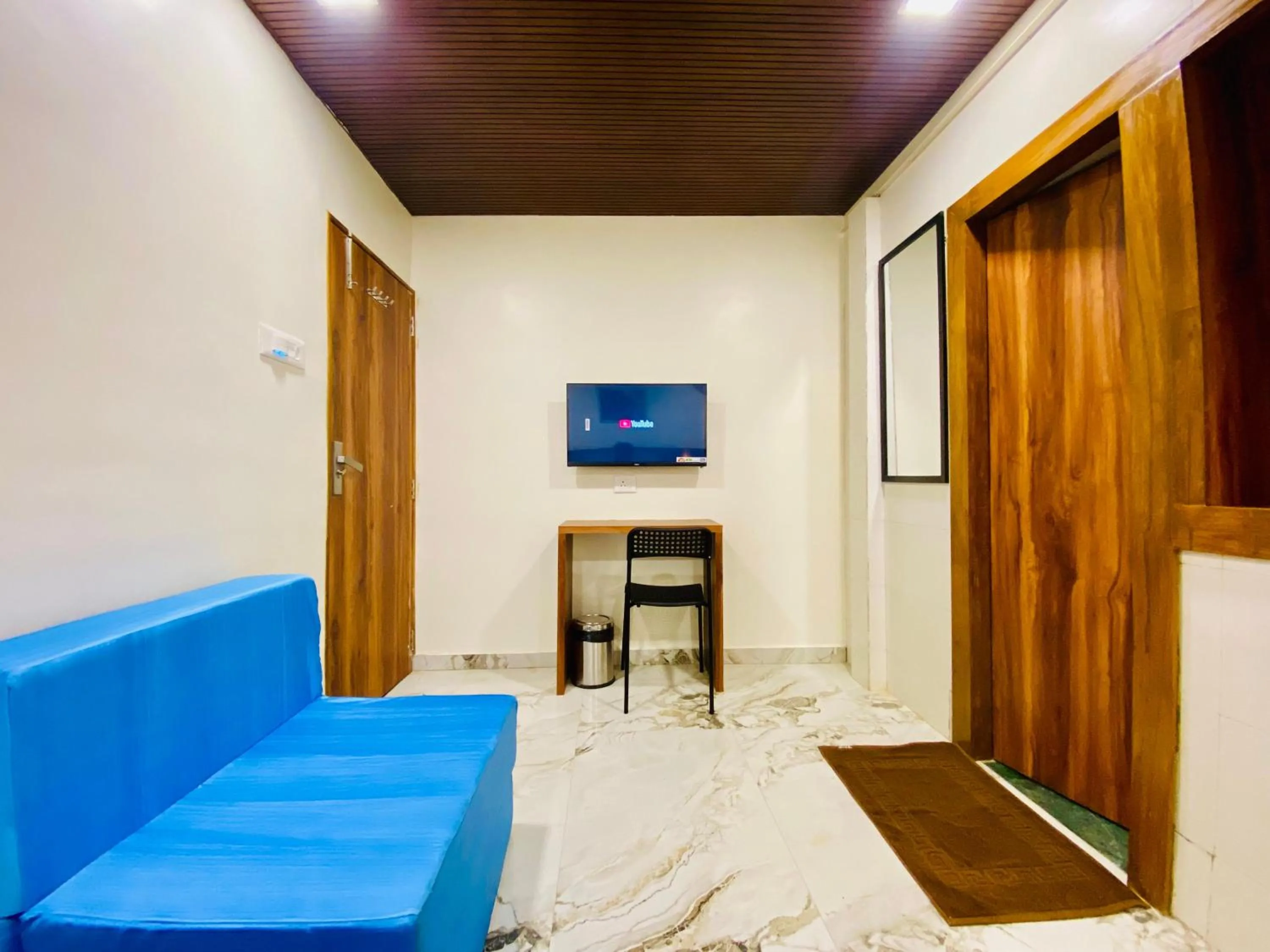 TV and multimedia in Hotel Aksa Palace