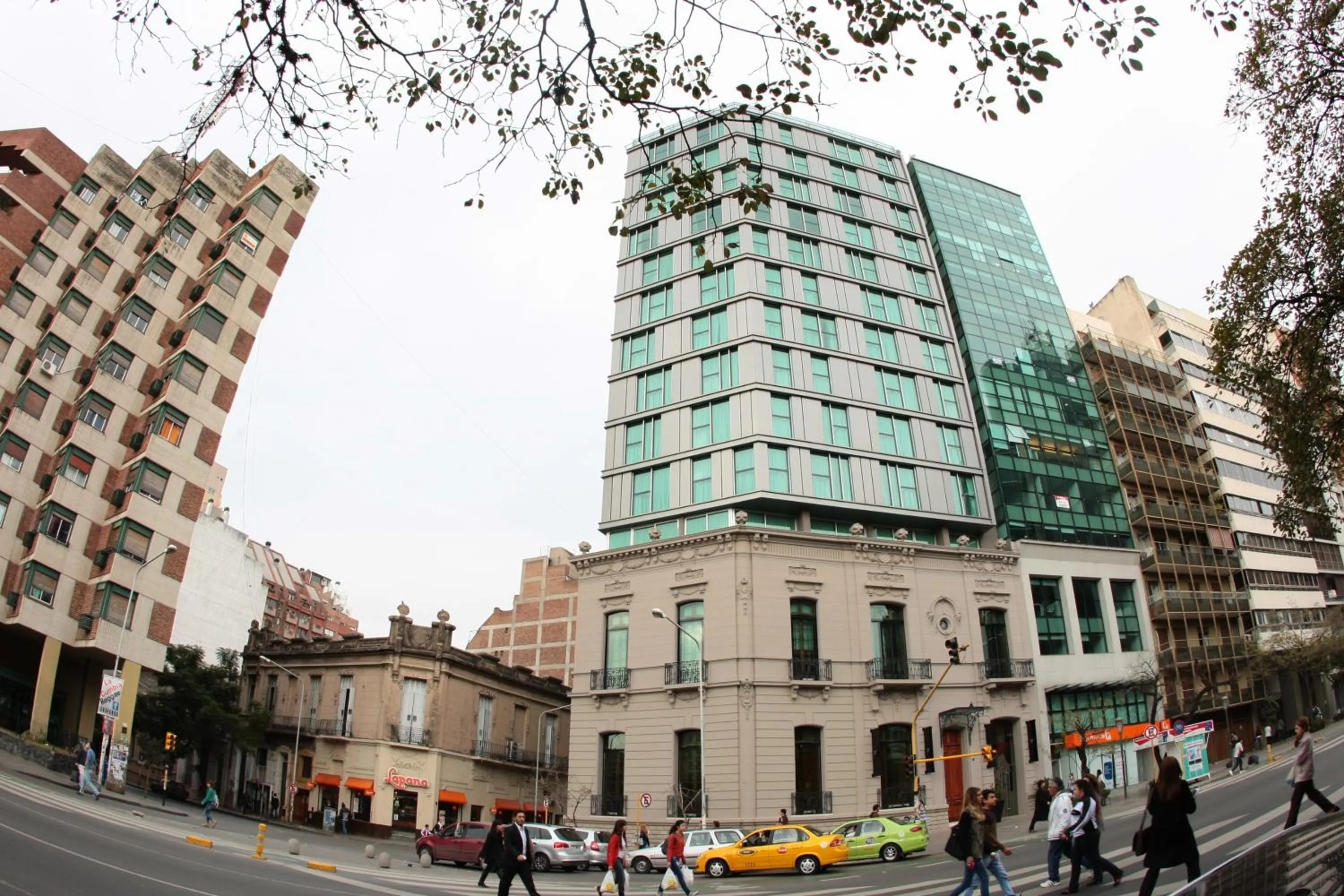 Facade/entrance in Yrigoyen 111 Hotel