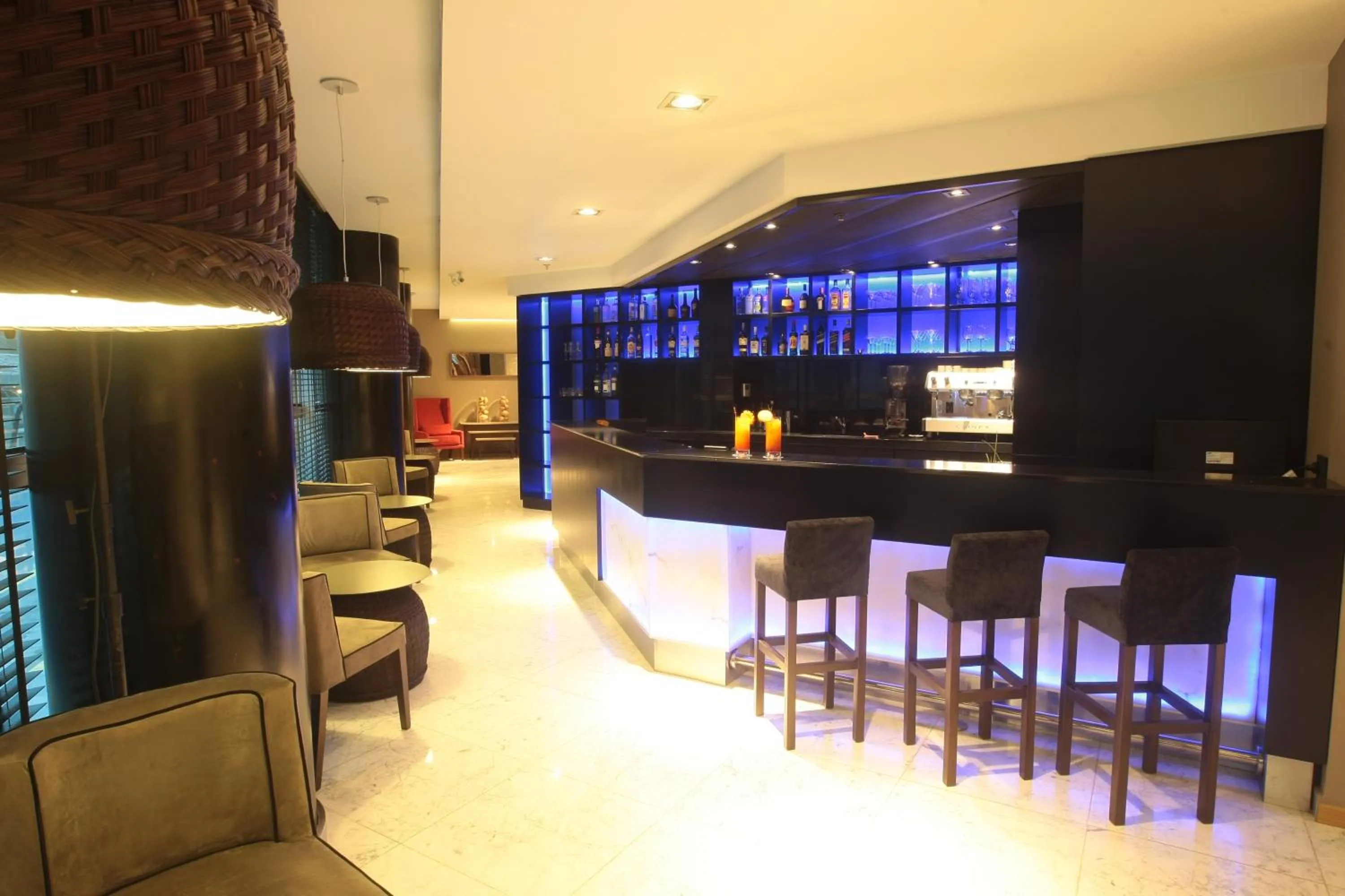 Lounge or bar in Yrigoyen 111 Hotel