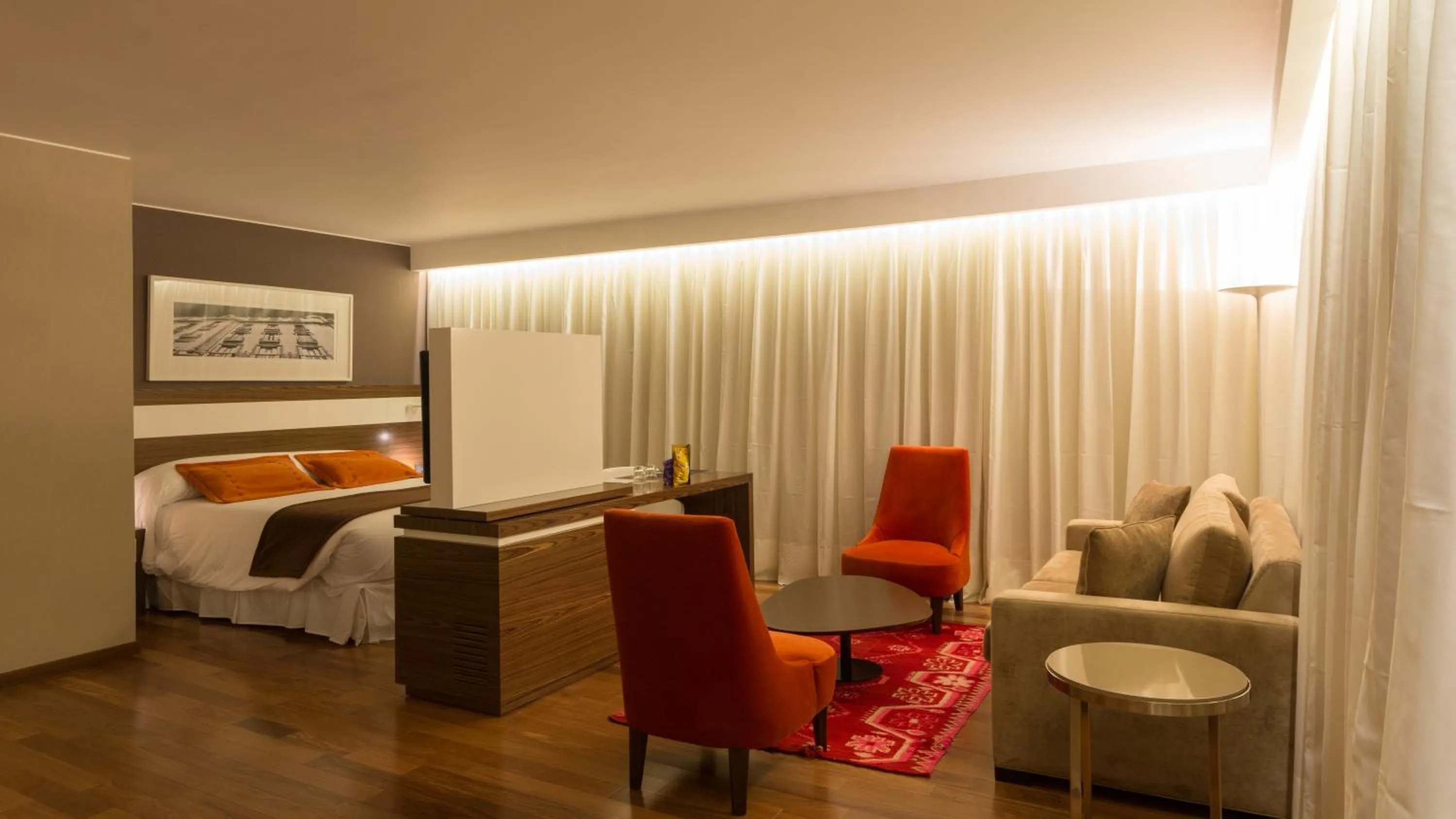 Photo of the whole room, Bed in Yrigoyen 111 Hotel