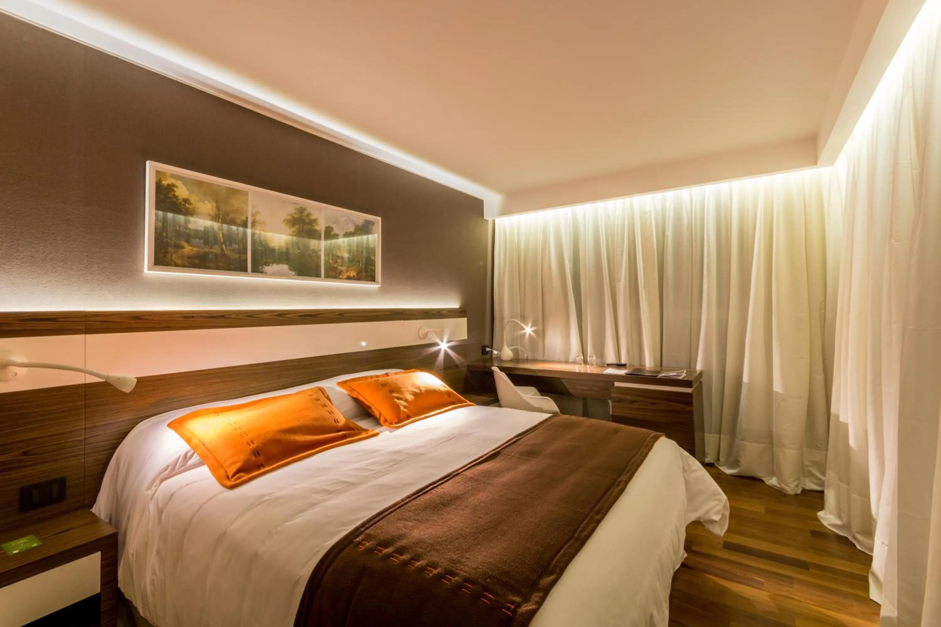 Photo of the whole room, Bed in Yrigoyen 111 Hotel