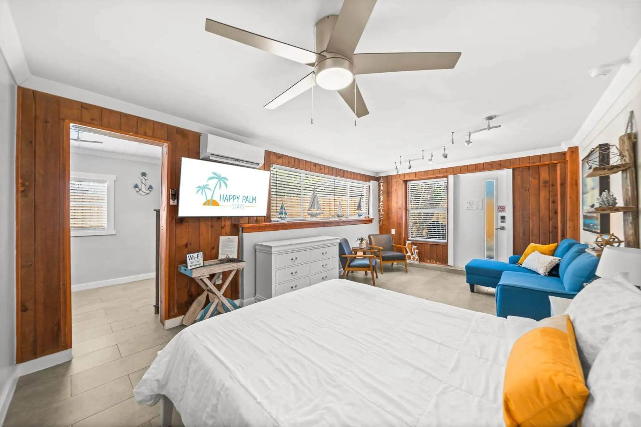 TV and multimedia, Bed in The Banana River Resort