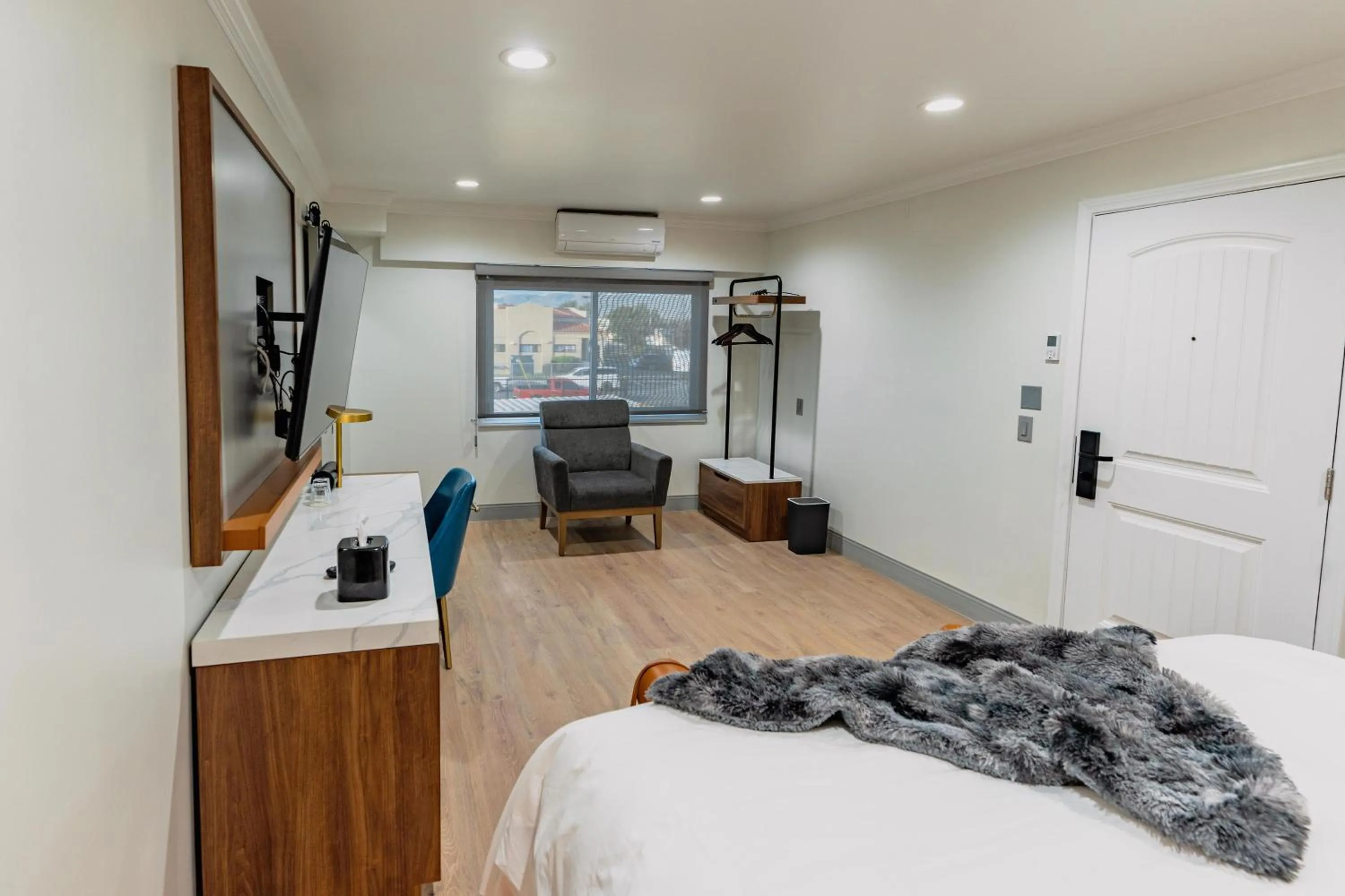 Photo of the whole room, Bed in Avanti