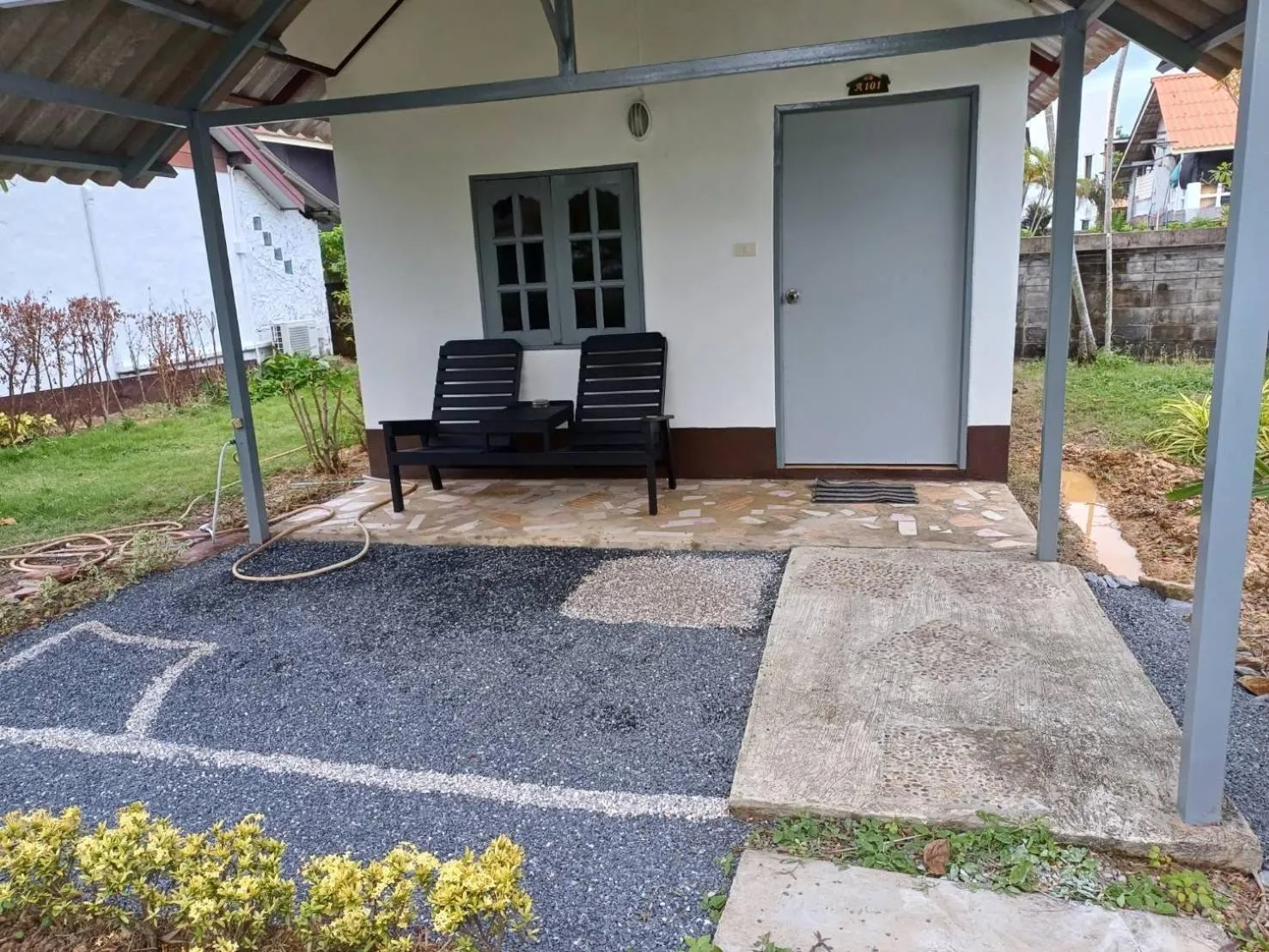 Property building in Lanta Mermaid Resort