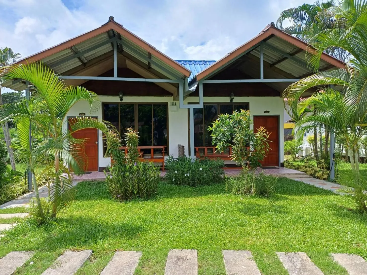 Property building in Lanta Mermaid Resort