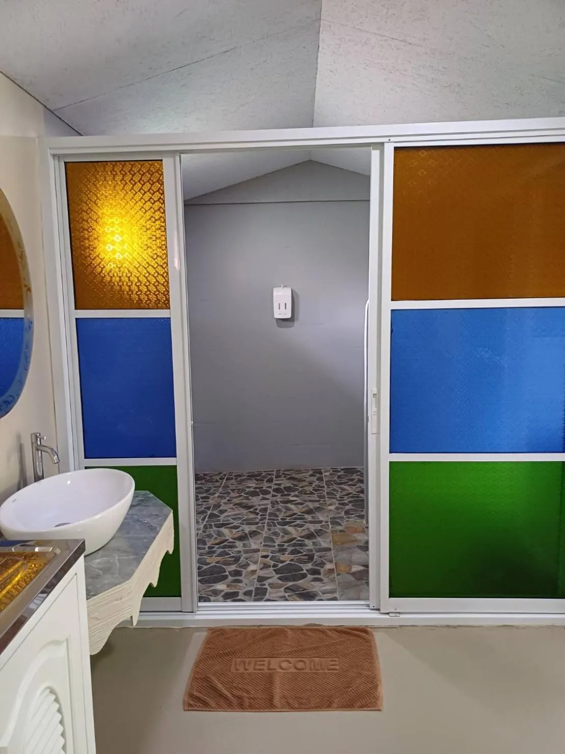 Bathroom in Lanta Mermaid Resort