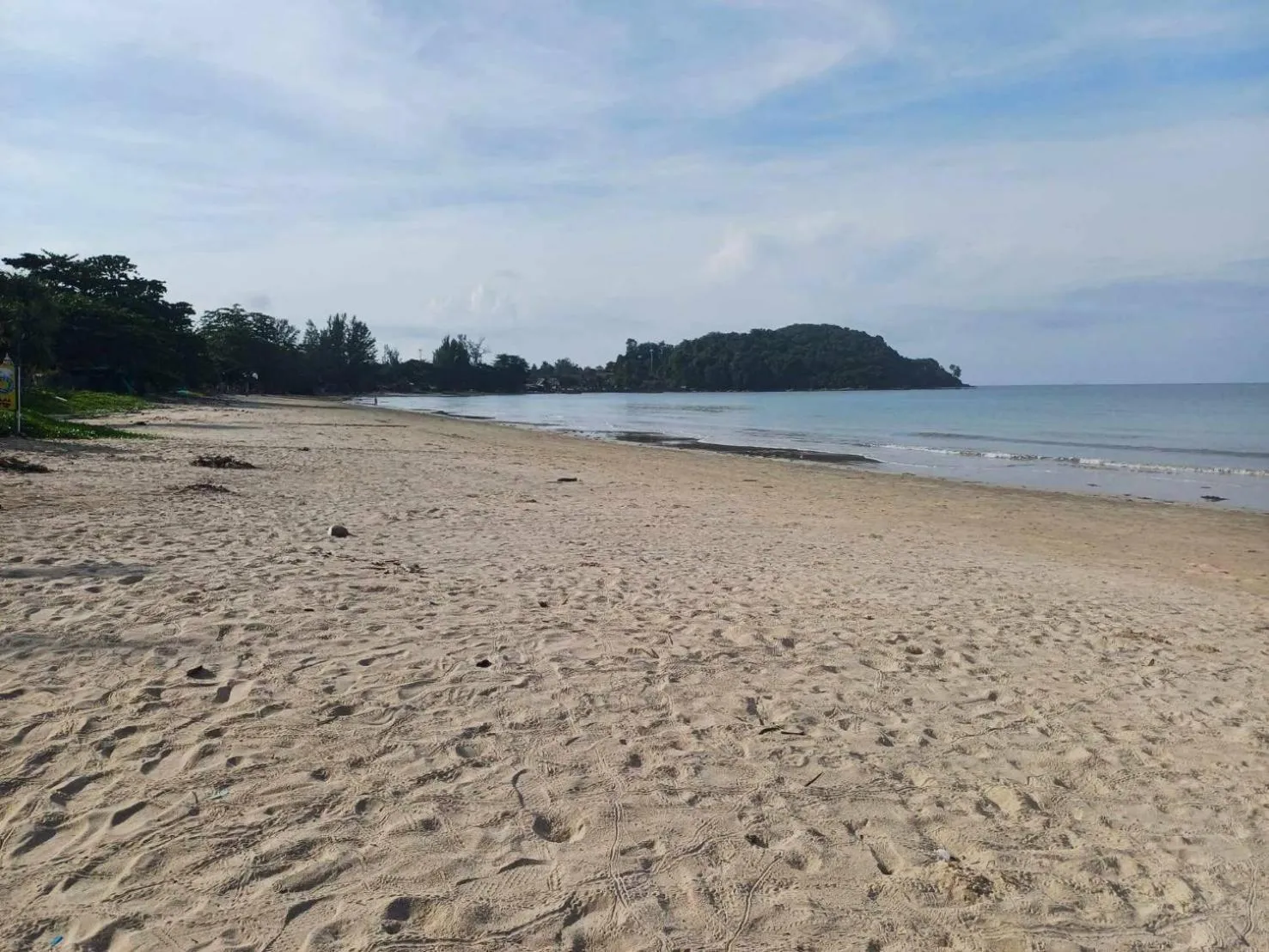 Beach in Lanta Mermaid Resort